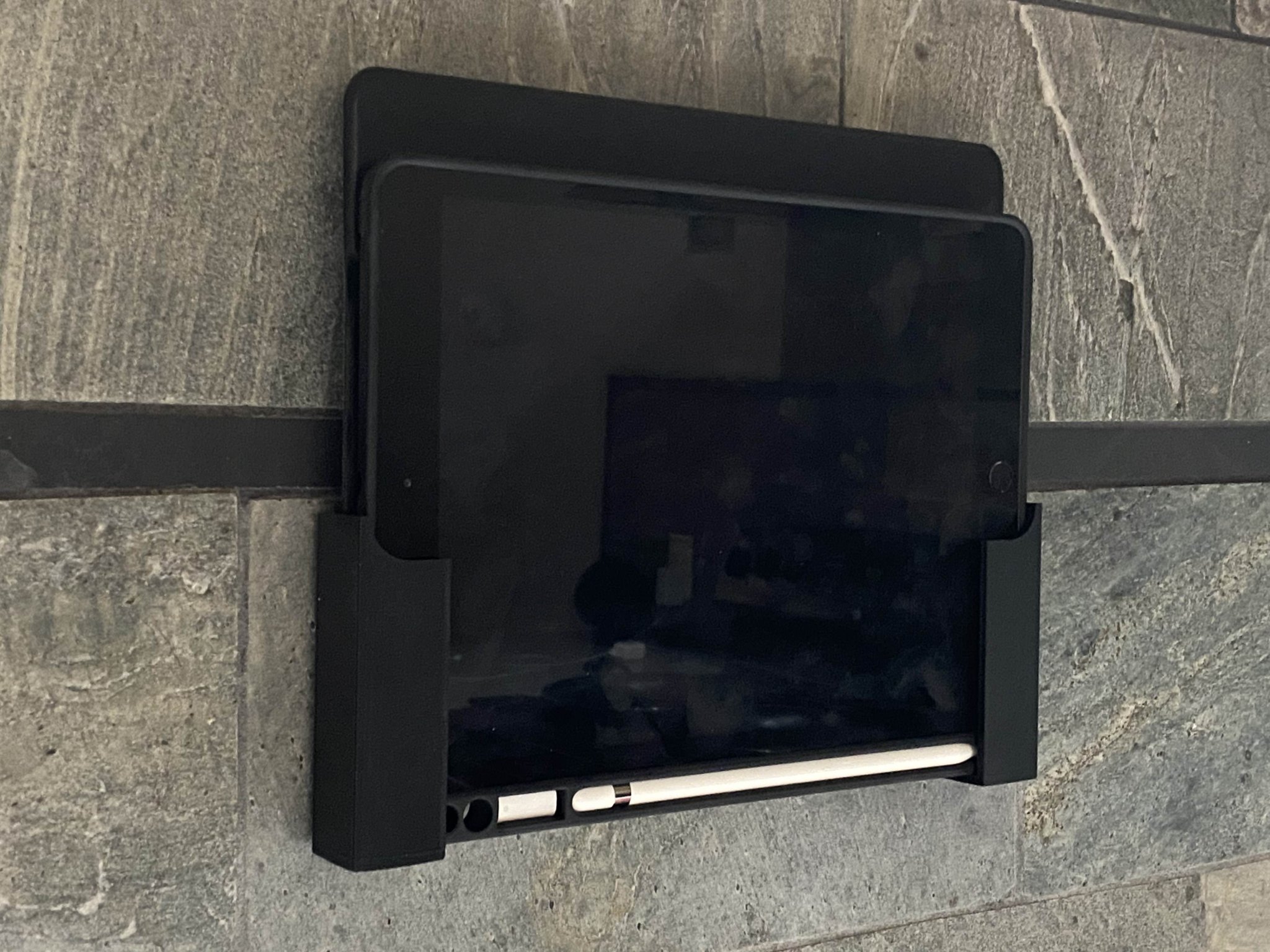 Giá đỡ iPad gắn tường cho băng dính 3M