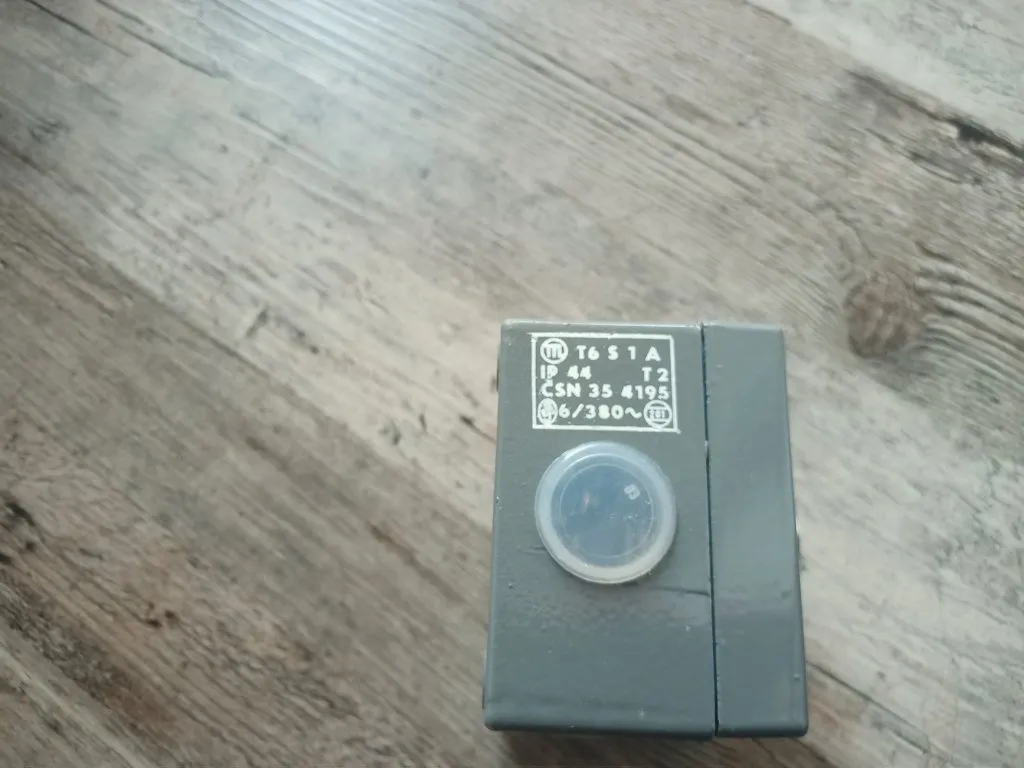 Nắp đậy lỗ trống cho hộp công tắc T6-30