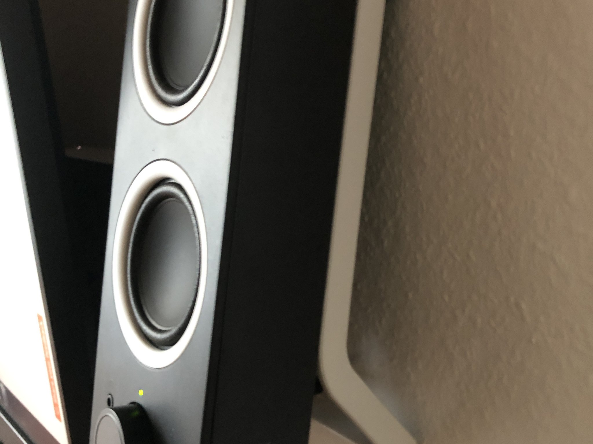 Giá đỡ loa Logitech Z200 treo tường