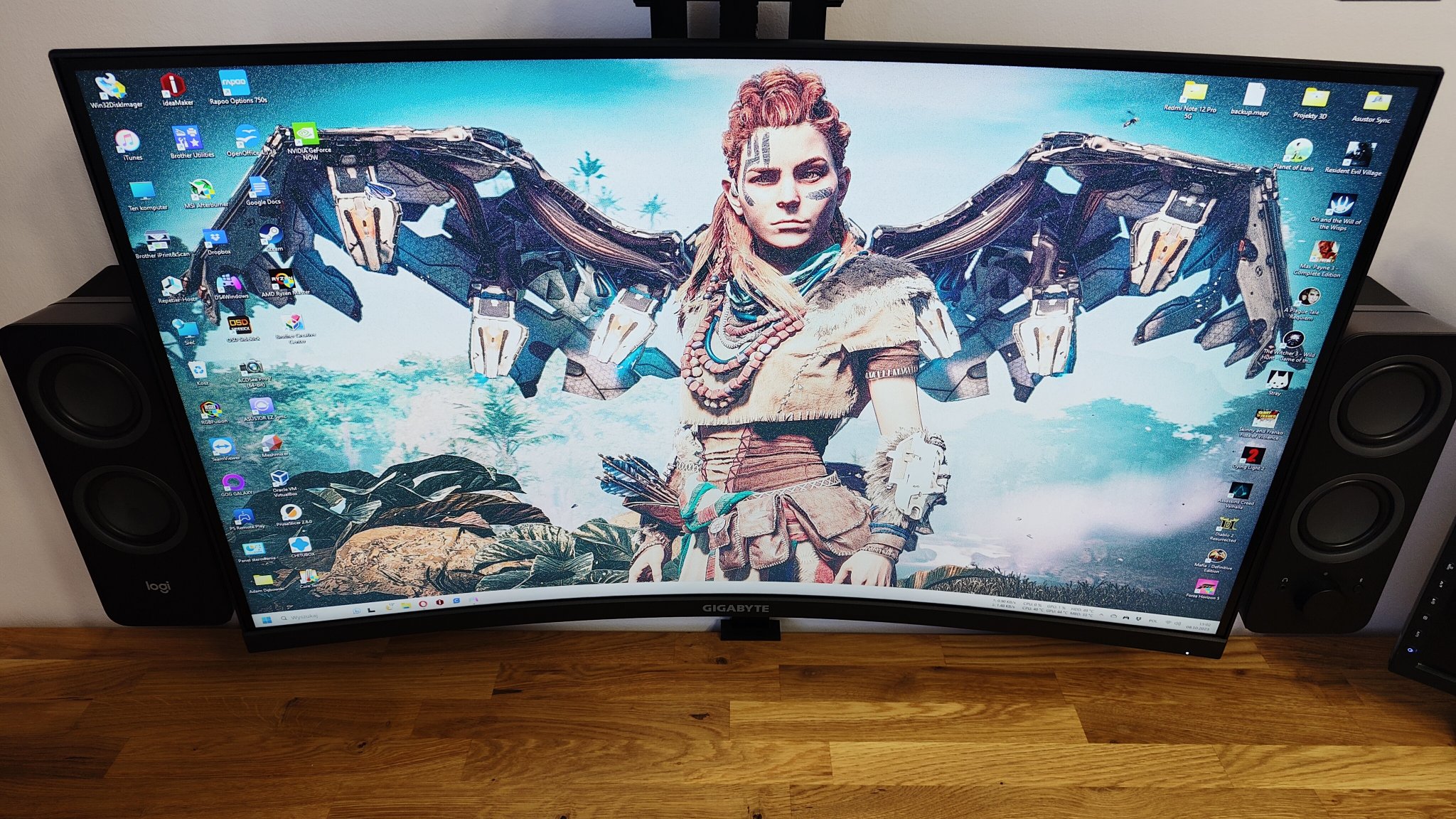 Giá đỡ loa Logitech Logi Z207 gắn tường