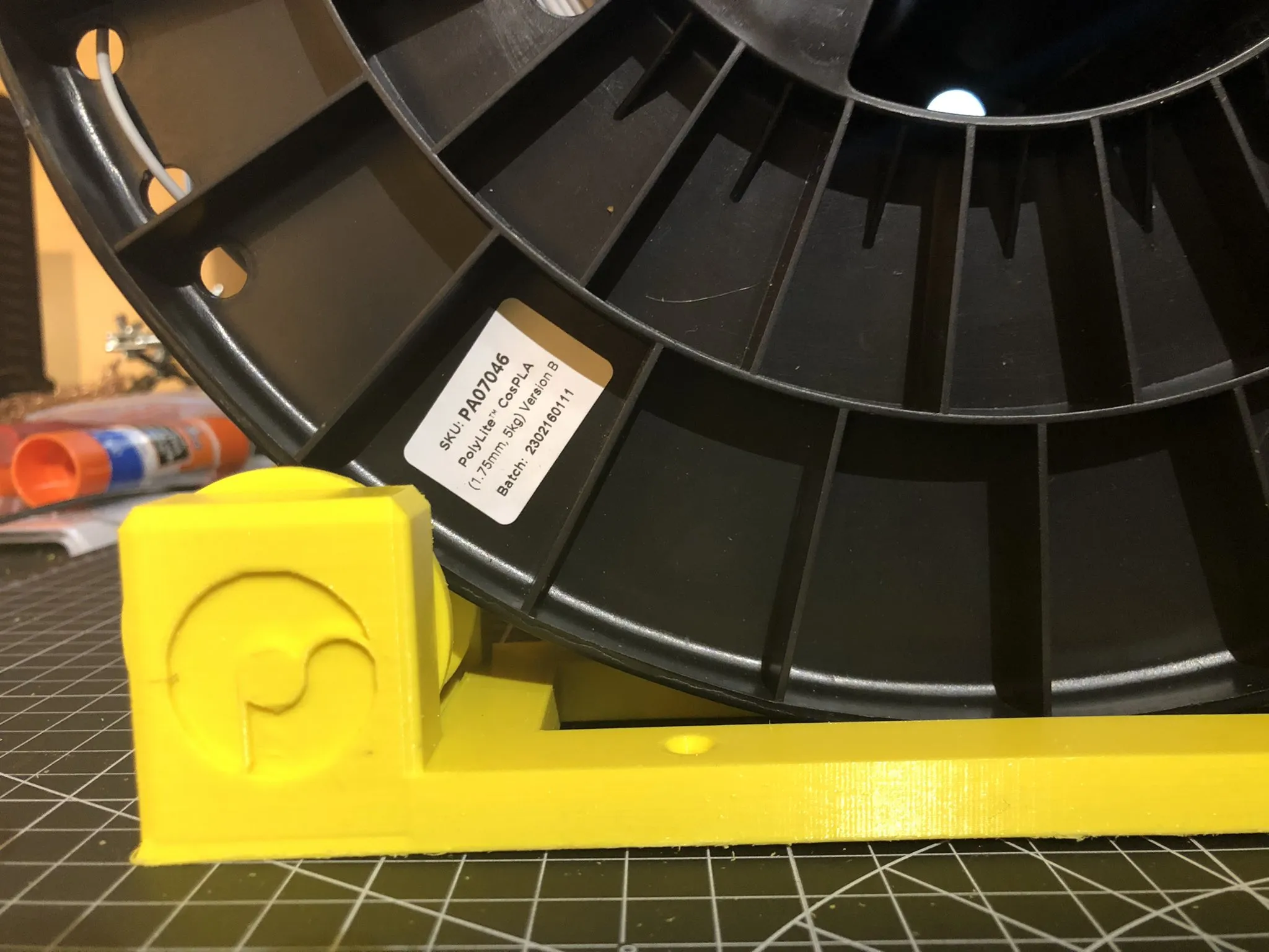 Giá đỡ cuộn 5kg Polymaker cho máy in 3D