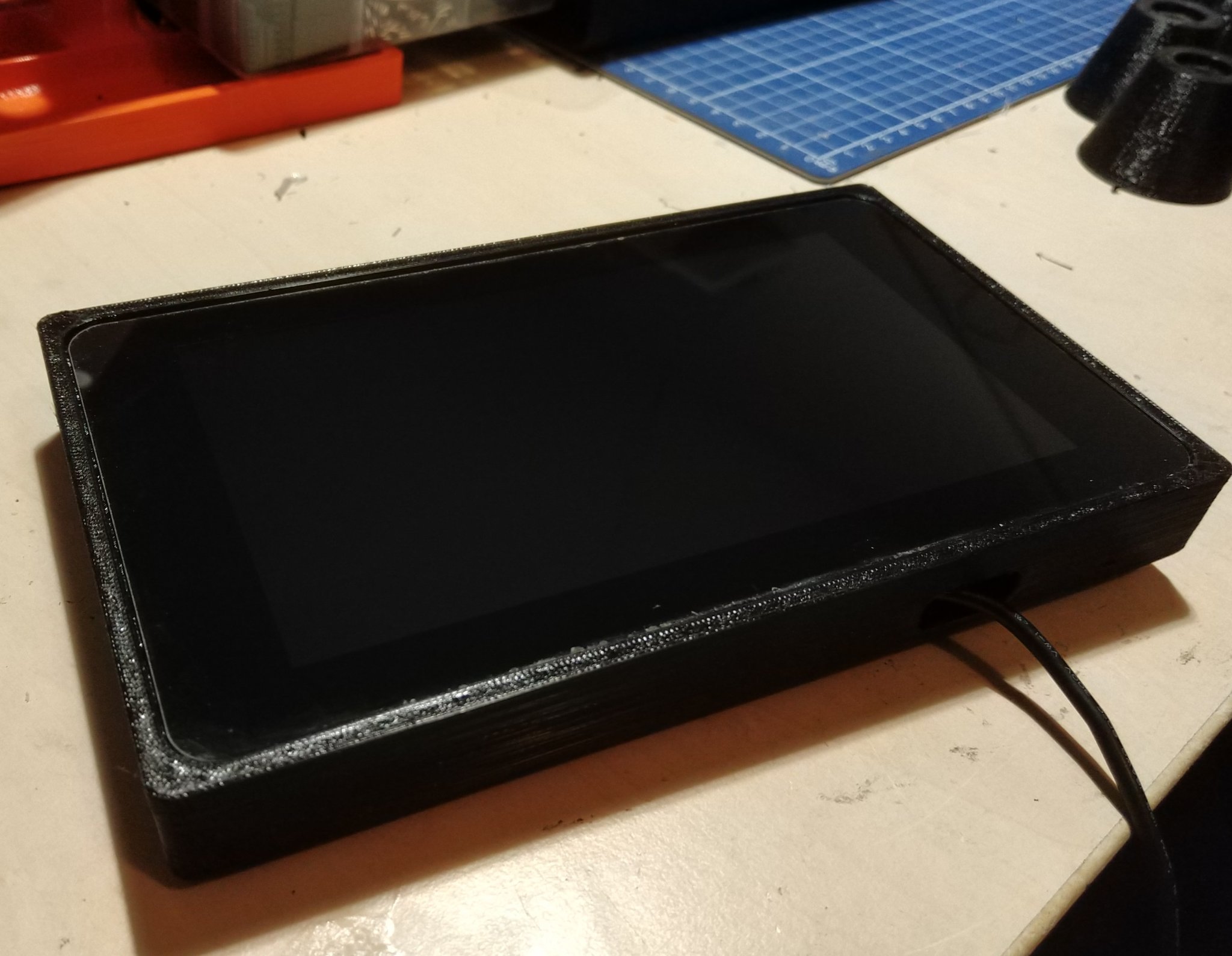 Vỏ cho màn hình 7 inch Raspberry Pi với Pi 2W