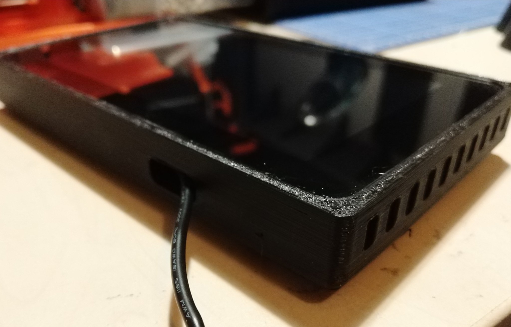 Vỏ cho màn hình 7 inch Raspberry Pi với Pi 2W