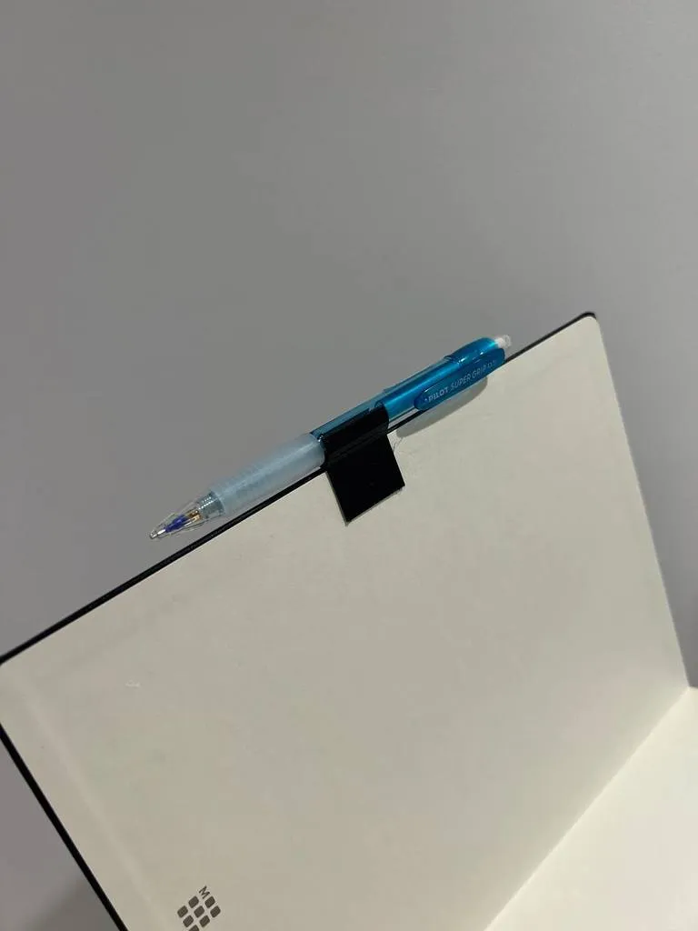 Giá đỡ bút cho sổ Maleskin bìa cứng