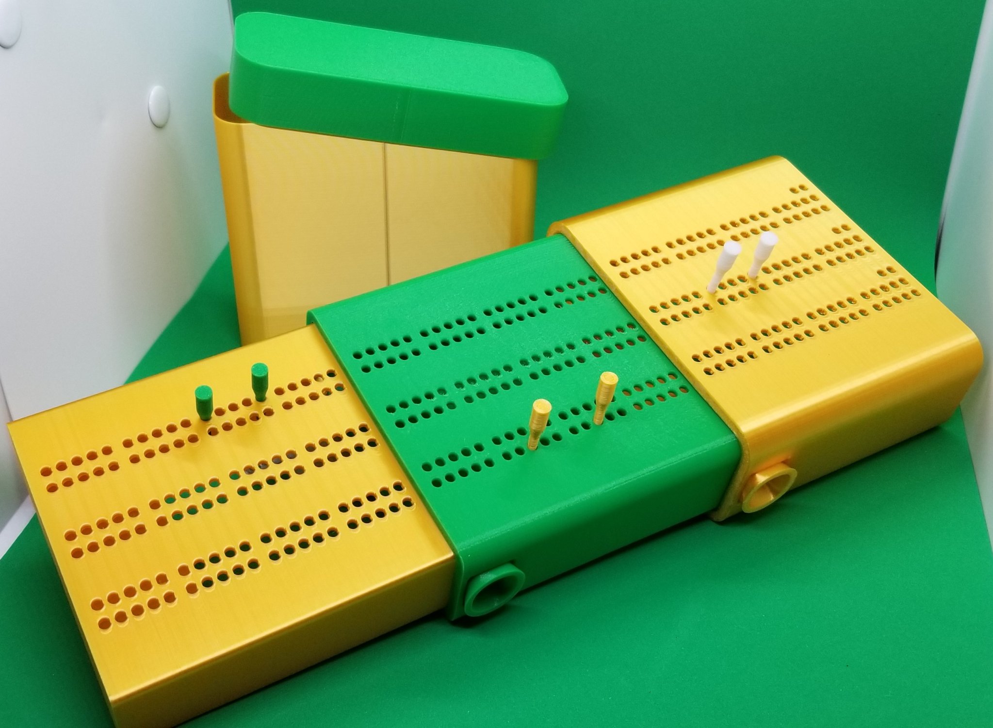 Bàn cribbage gập gọn cho 3 người chơi