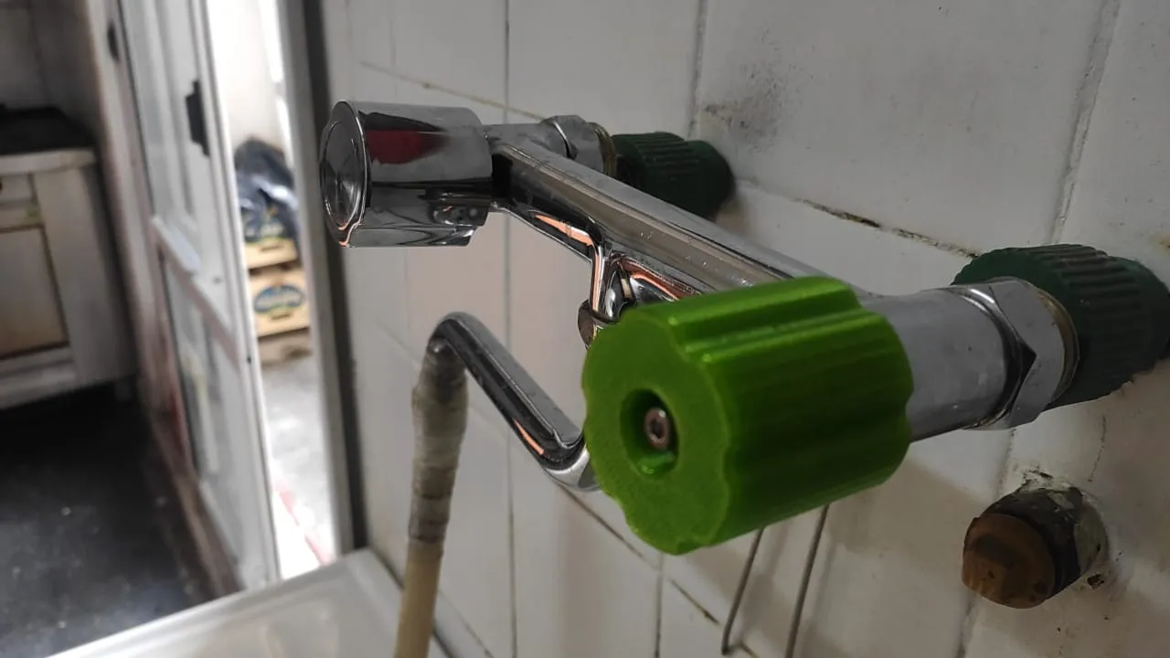 Tay cầm núm vòi nước chắc chắn và bền bỉ