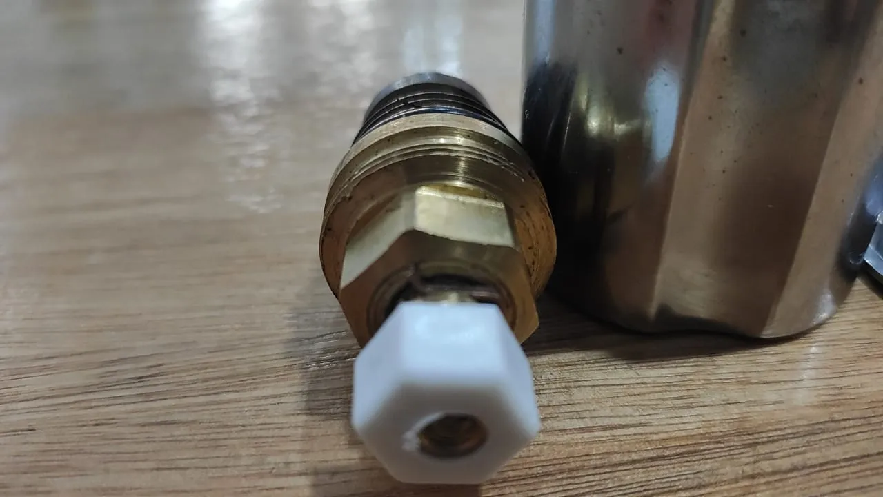 Tay cầm núm vòi nước chắc chắn và bền bỉ