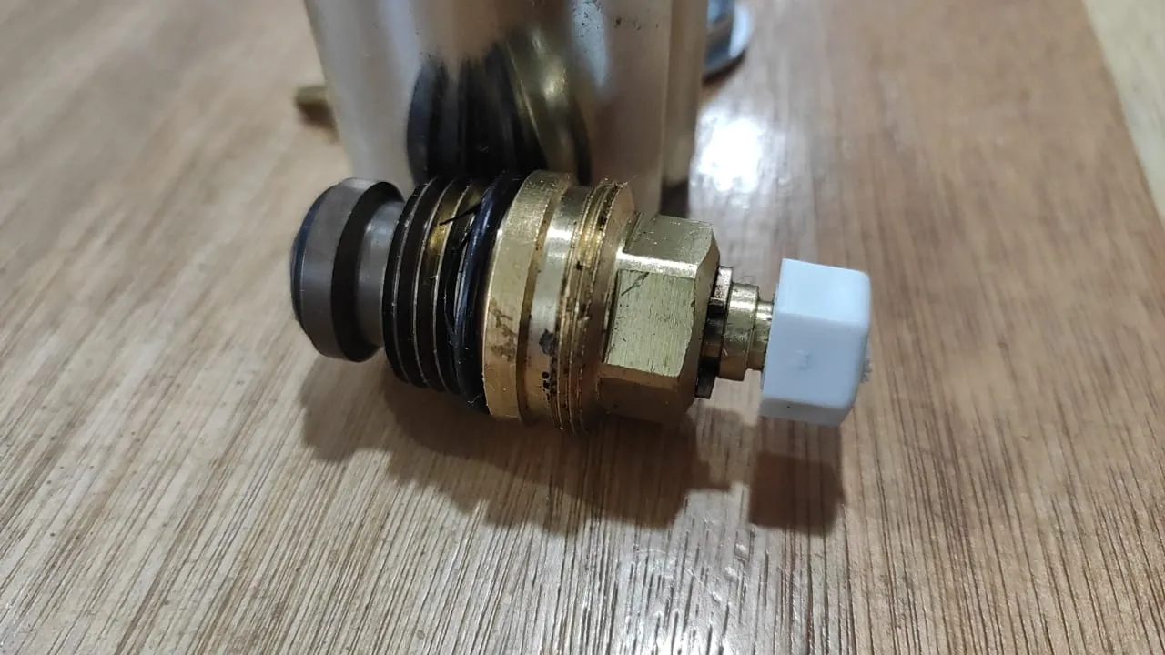 Tay cầm núm vòi nước chắc chắn và bền bỉ