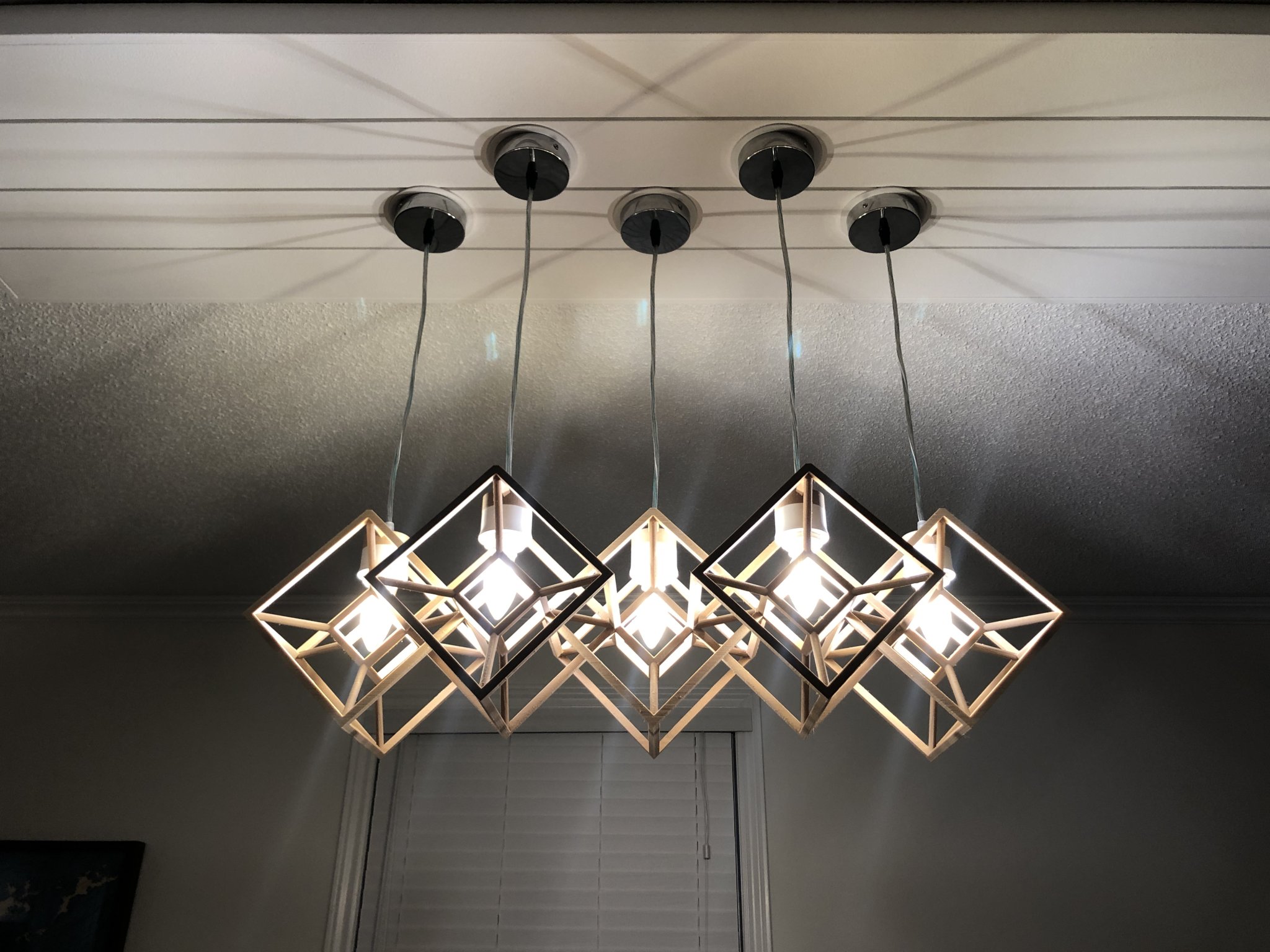 Đèn chùm Tesseract độc đáo cho bàn ăn