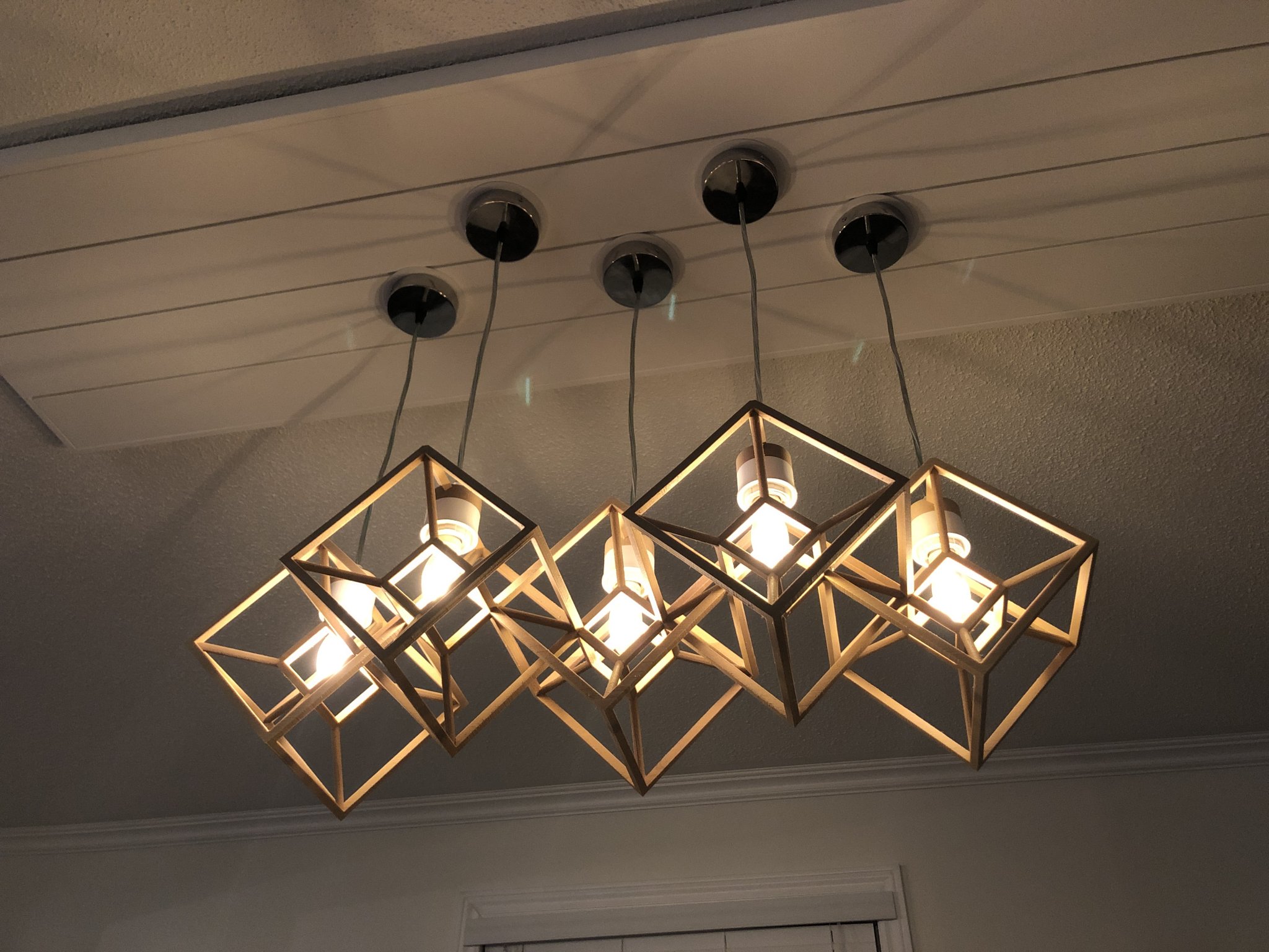 Đèn chùm Tesseract độc đáo cho bàn ăn