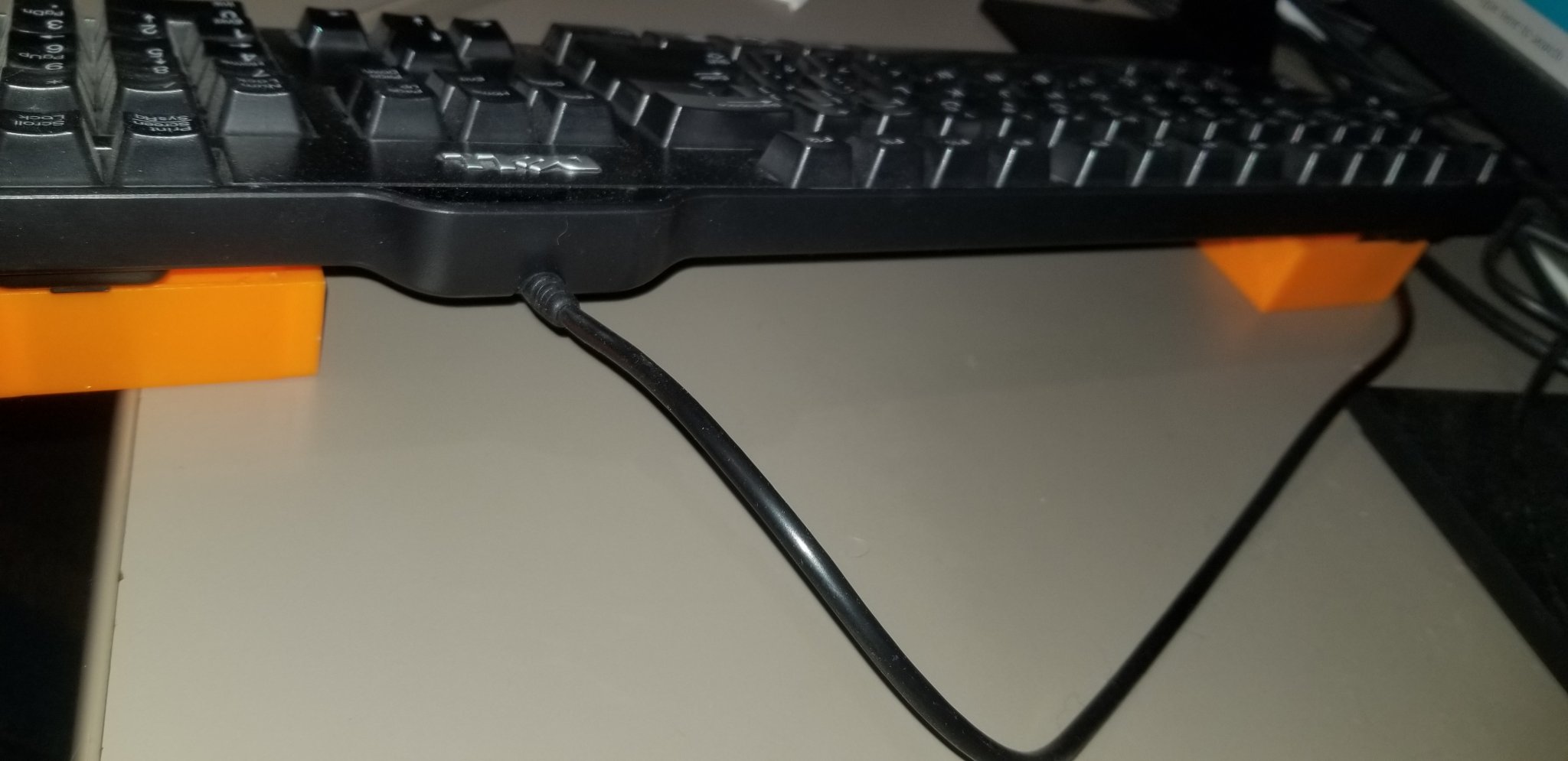 Giá đỡ nghiêng hỗ trợ bàn phím nâng cao