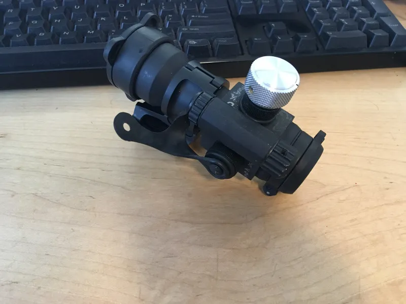 Modifíc AimPoint Turret với núm điều chỉnh khoảng cách