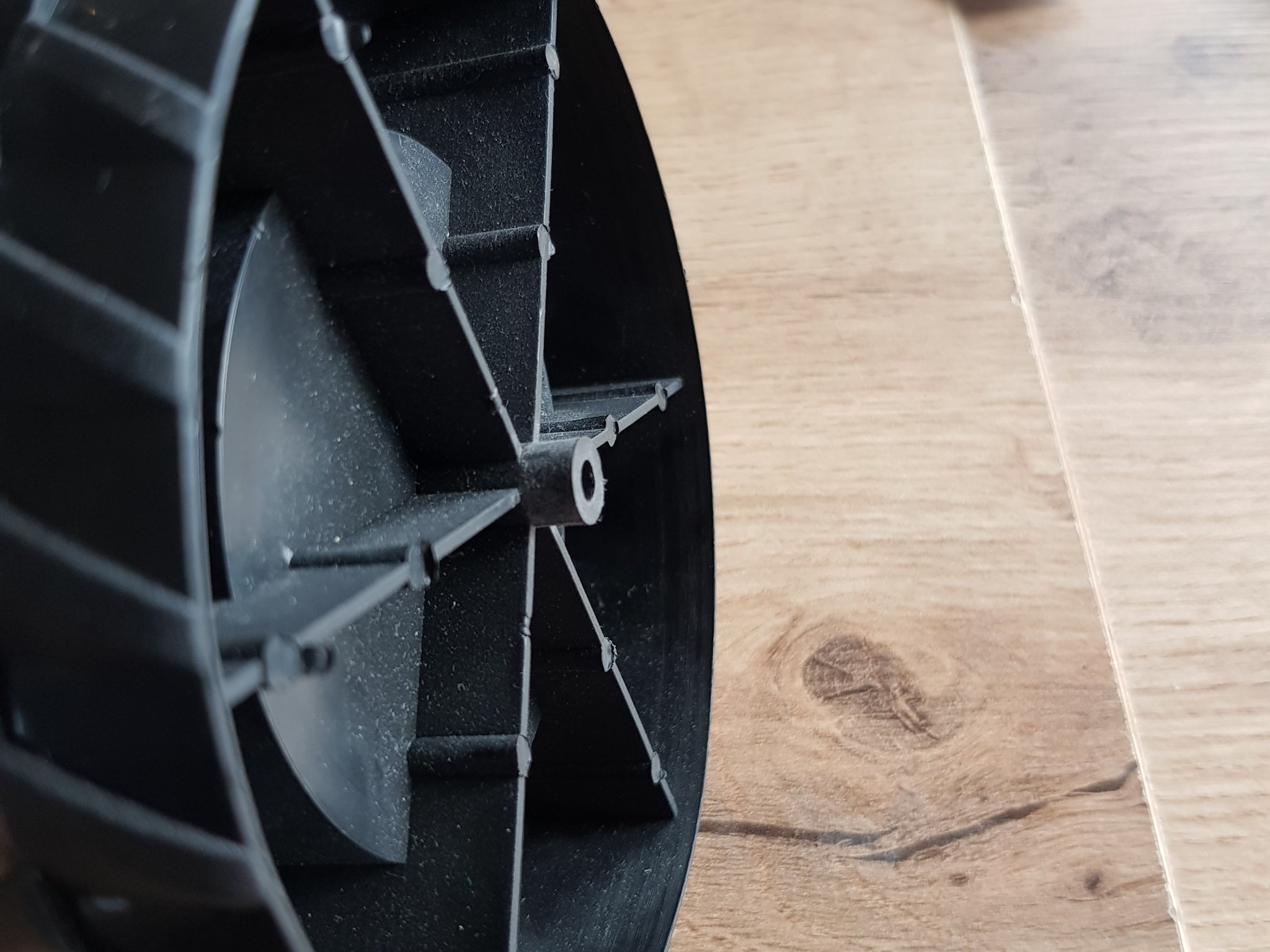 Hub bánh trước cho xe kéo nông trại RC F975