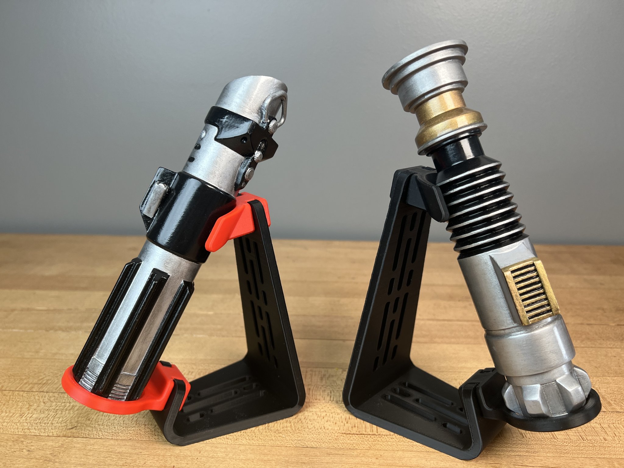 Giá đỡ đèn kiếm có thể thay đổi kích thước