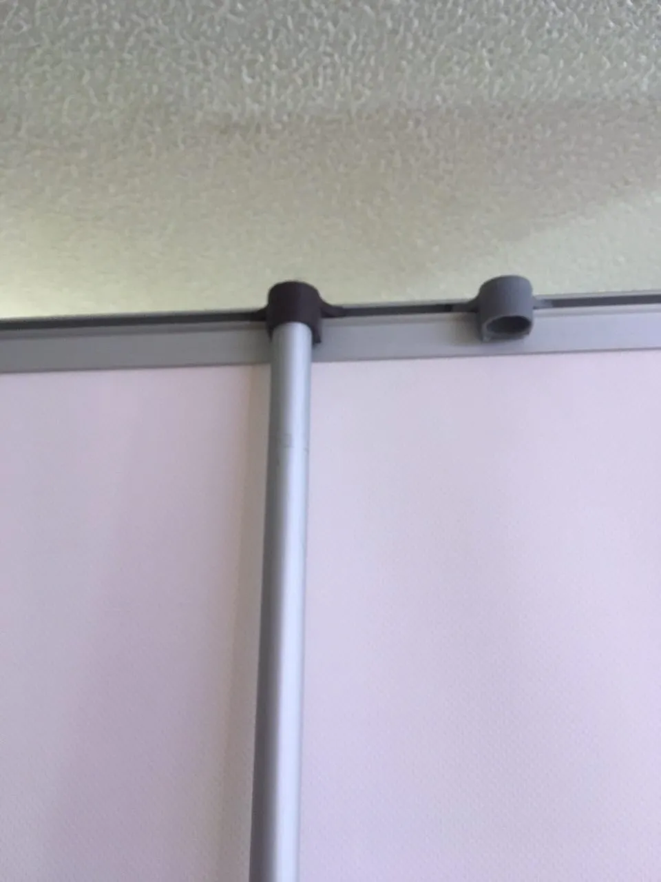 Móc treo quảng cáo thay thế cho vật dụng hỏng