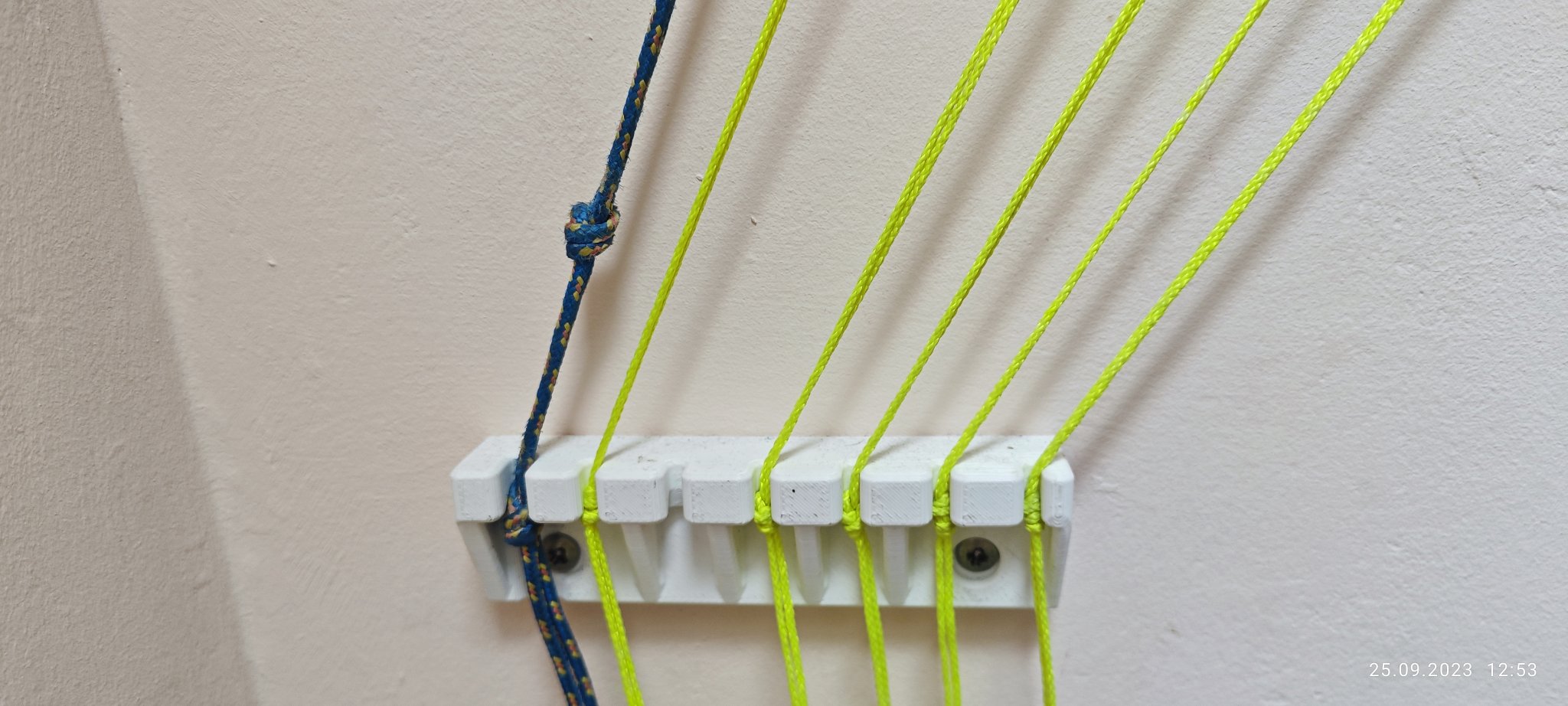 Giá đỡ dây phơi có thể thu gọn gắn trần hỗ trợ tường