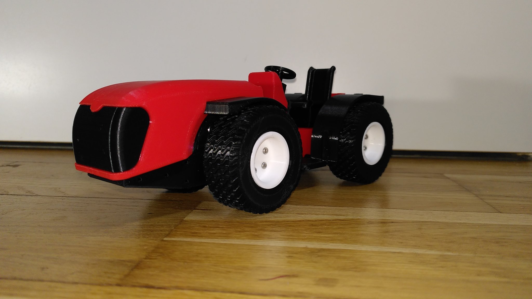 Mô hình xe kéo nhỏ 1:16 cho nông trại táo