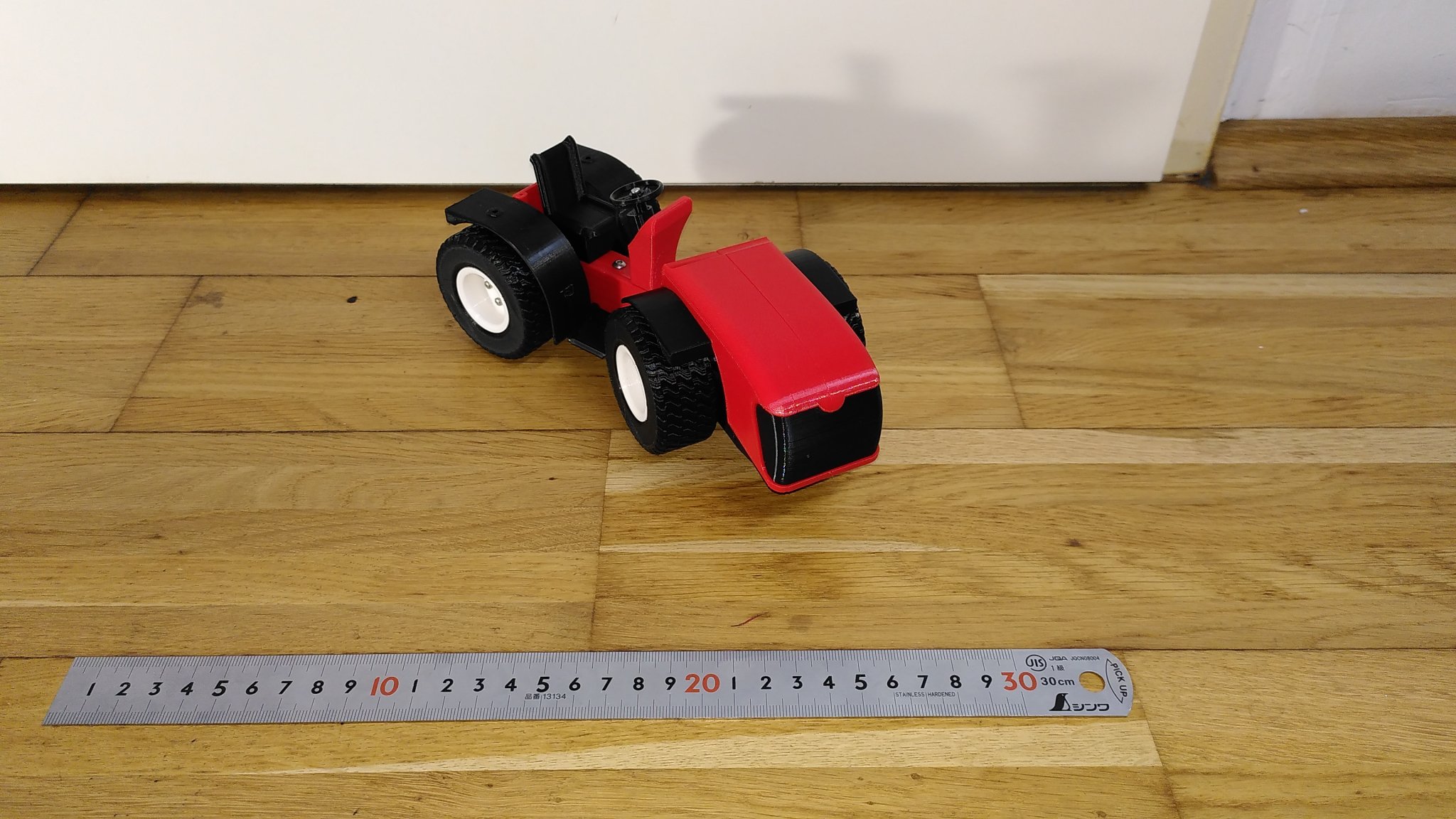 Mô hình xe kéo nhỏ 1:16 cho nông trại táo