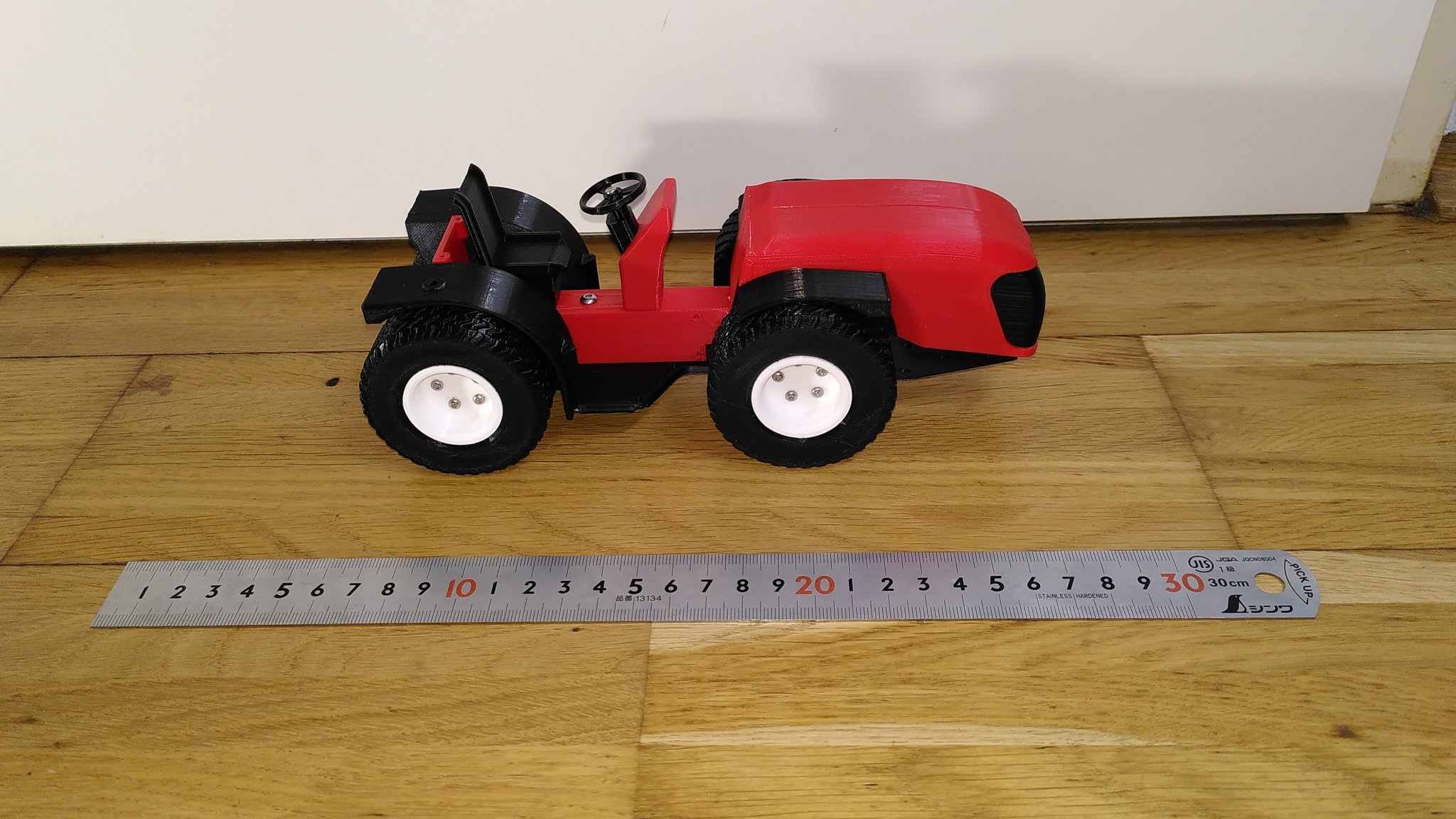 Mô hình xe kéo nhỏ 1:16 cho nông trại táo