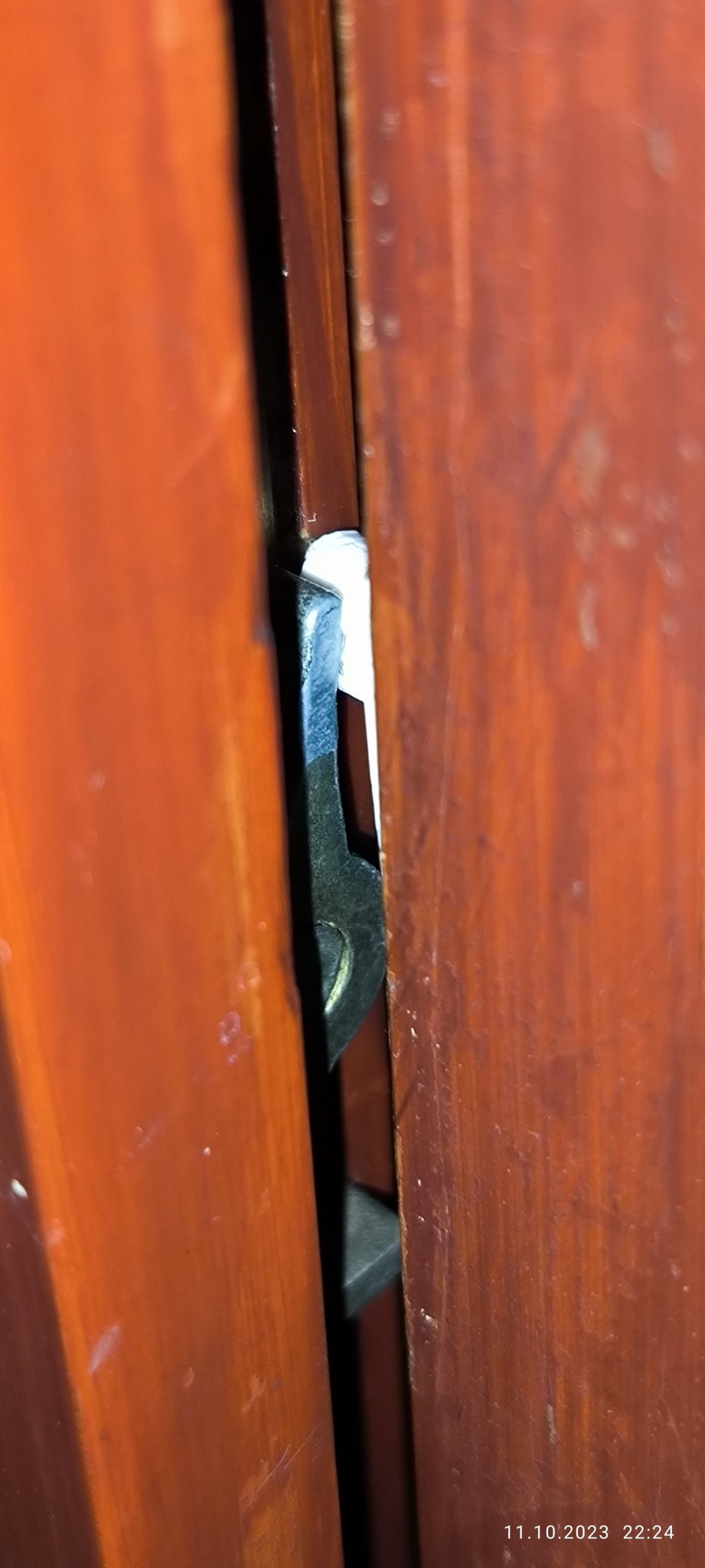 Yếu tố cần thiết để đóng cửa sổ bị lệch theo thời gian