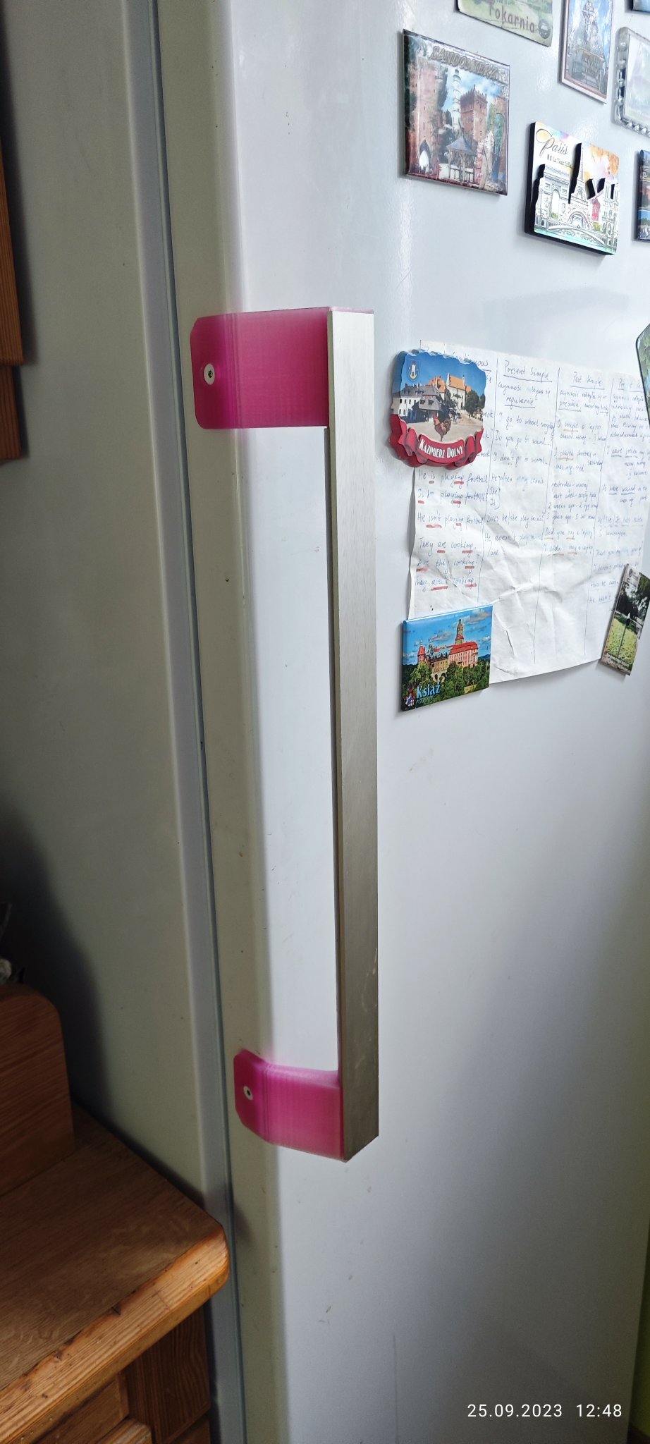 Tay nắm cửa thay thế cho tủ lạnh WHIRLPOOL SW8AM2YWR2