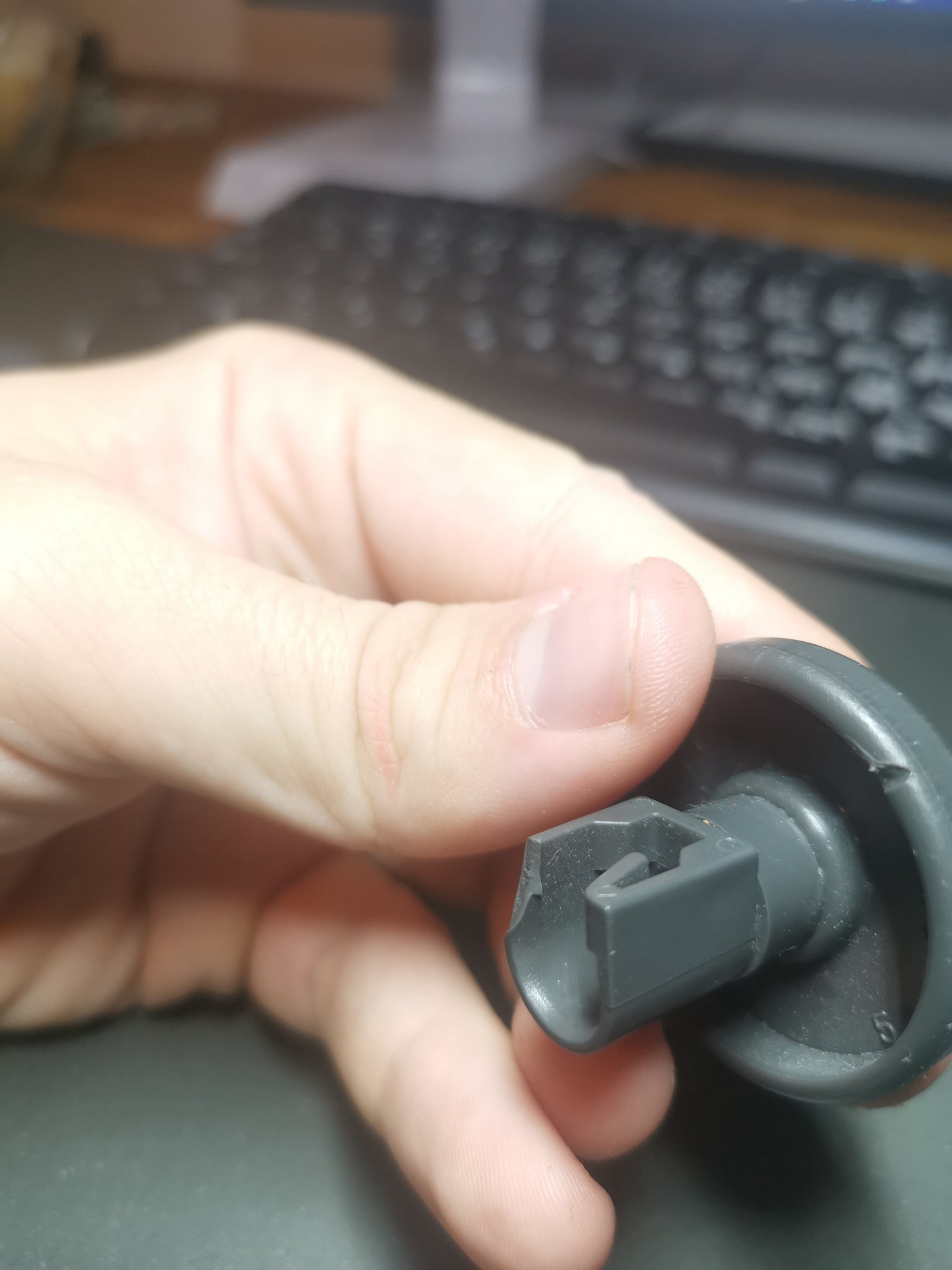 Bánh xe thay thế cho giỏ dưới của máy rửa chén Electrolux