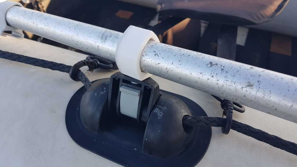 Giá đỡ mái chèo kiểu cũ cho thuyền cao su Bombard