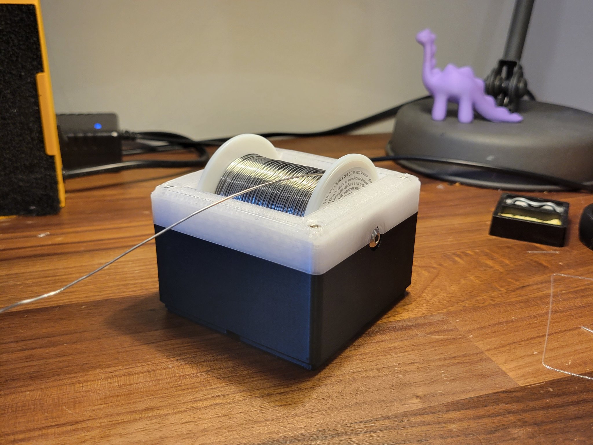 Giá đỡ cuộn hàn Kester kiểu Gridfinity 2x2