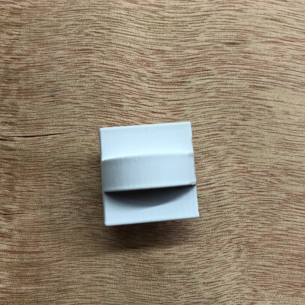 Hình dạng không thể có vừa với cả 3 lỗ cắt