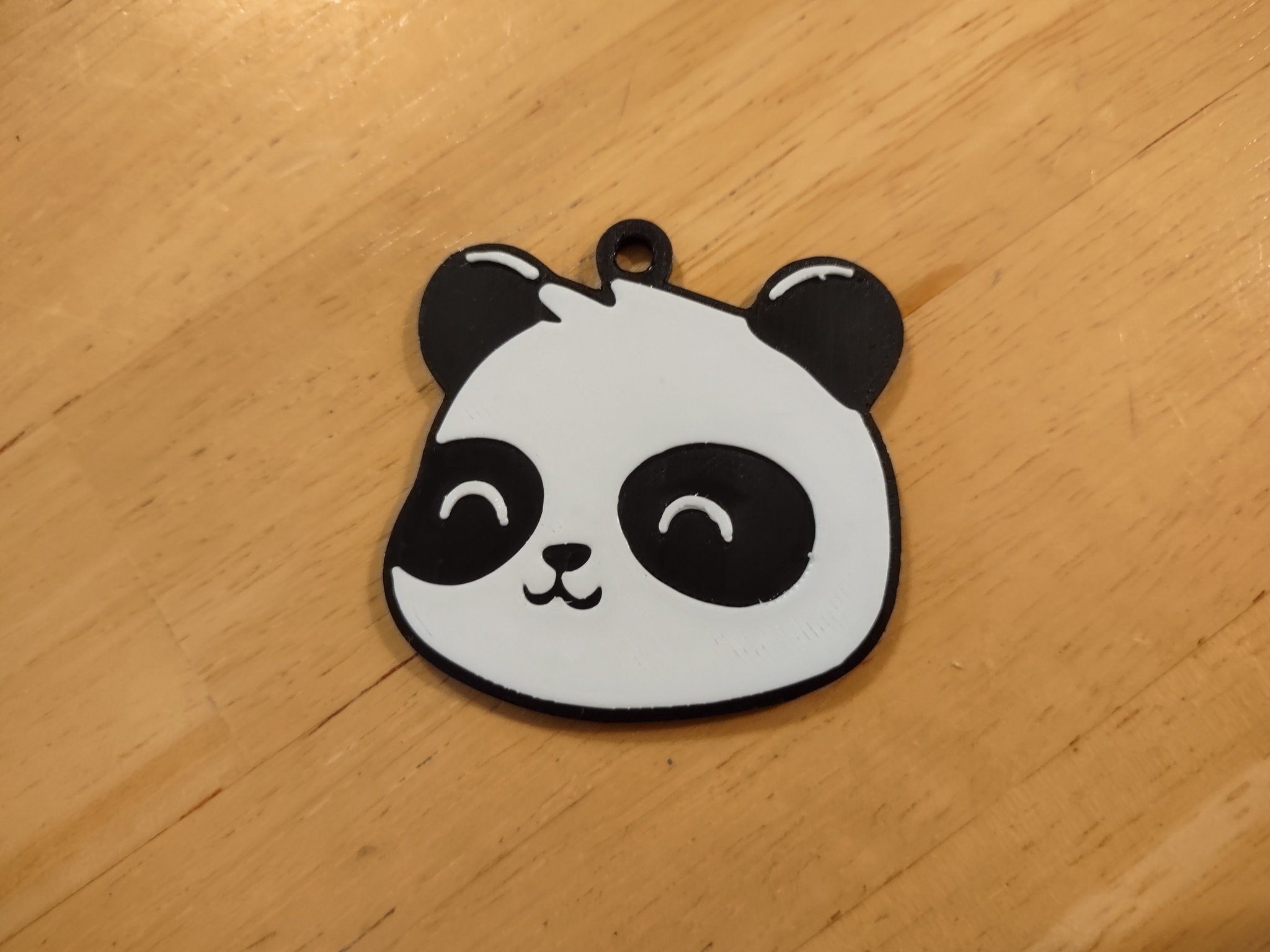 Móc khóa gấu trúc dễ thương với thiết kế đa sắc màu