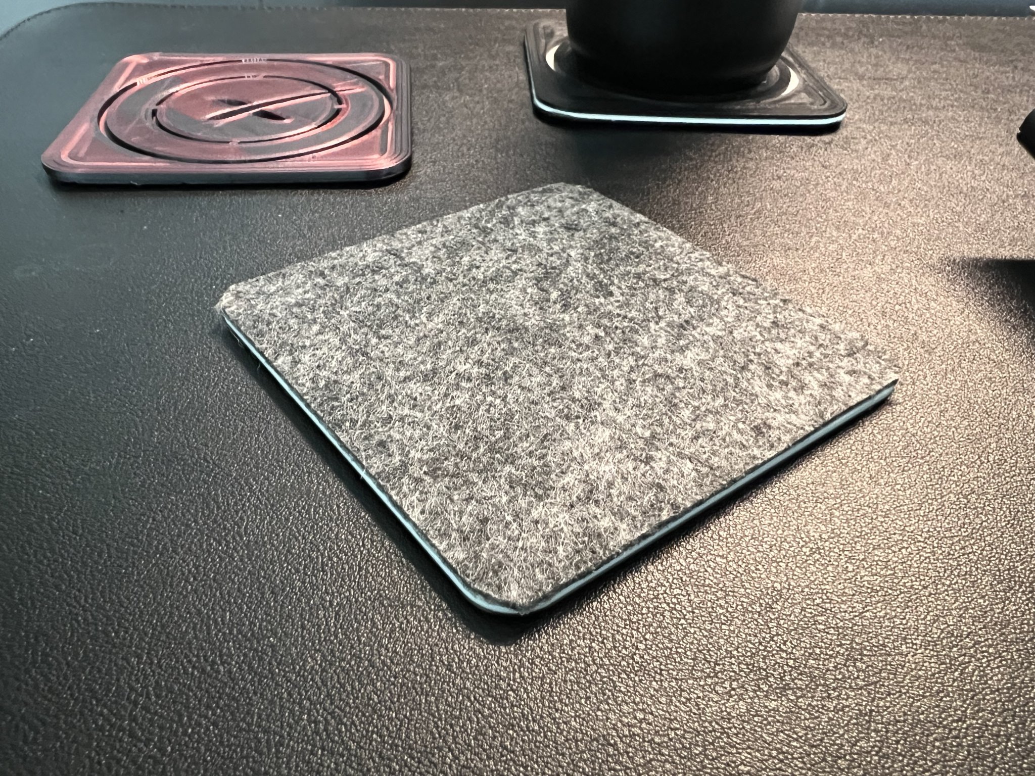 Đế lót ly Space X với logo độc đáo