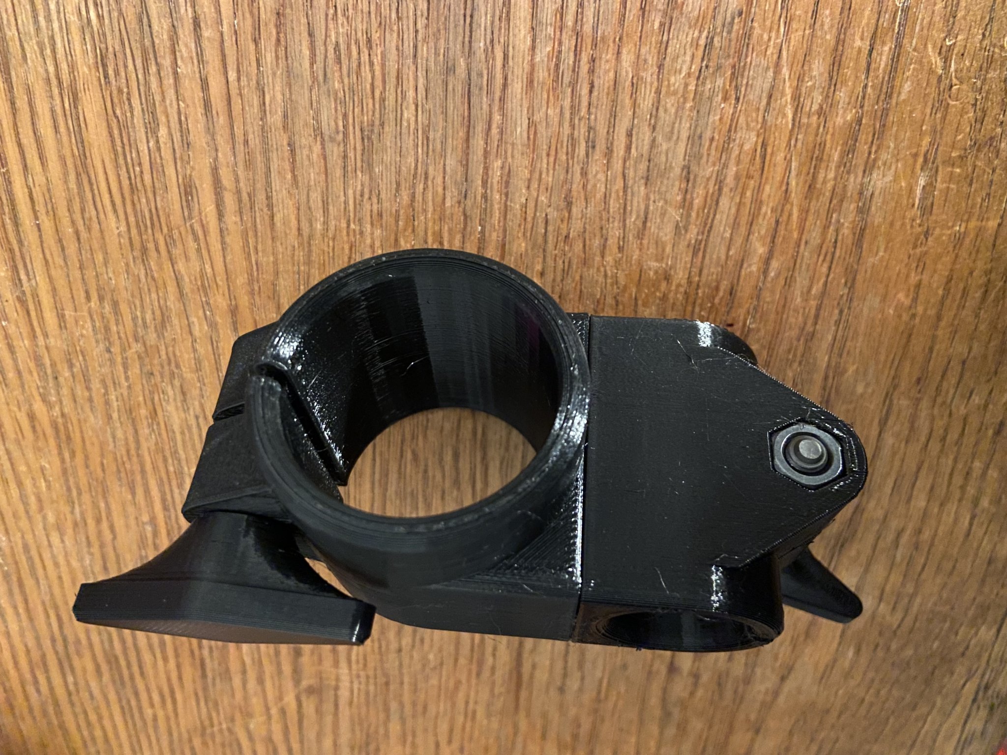 Giá đỡ trống điện tử Alesis chắc chắn và an toàn