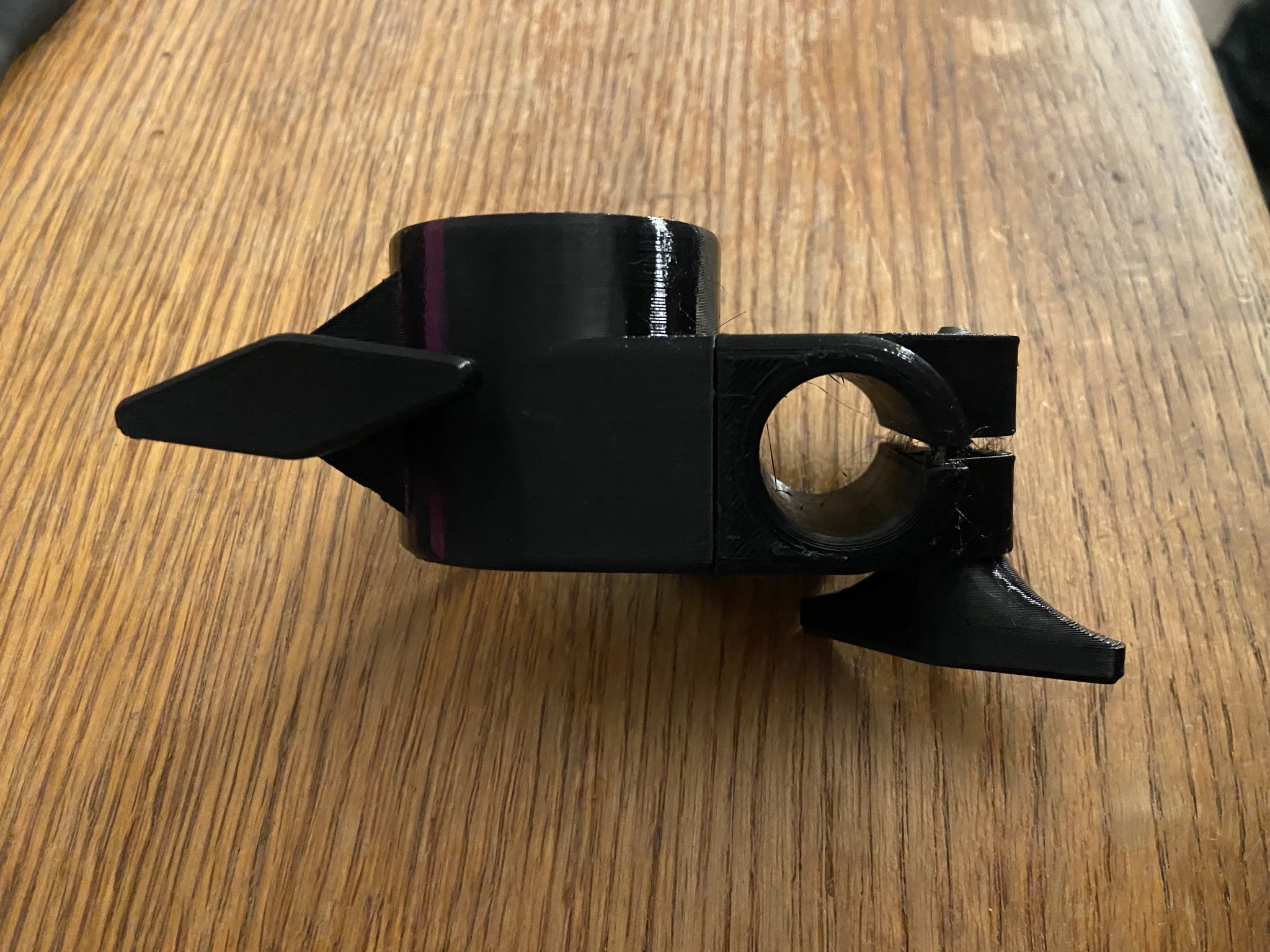 Giá đỡ trống điện tử Alesis chắc chắn và an toàn