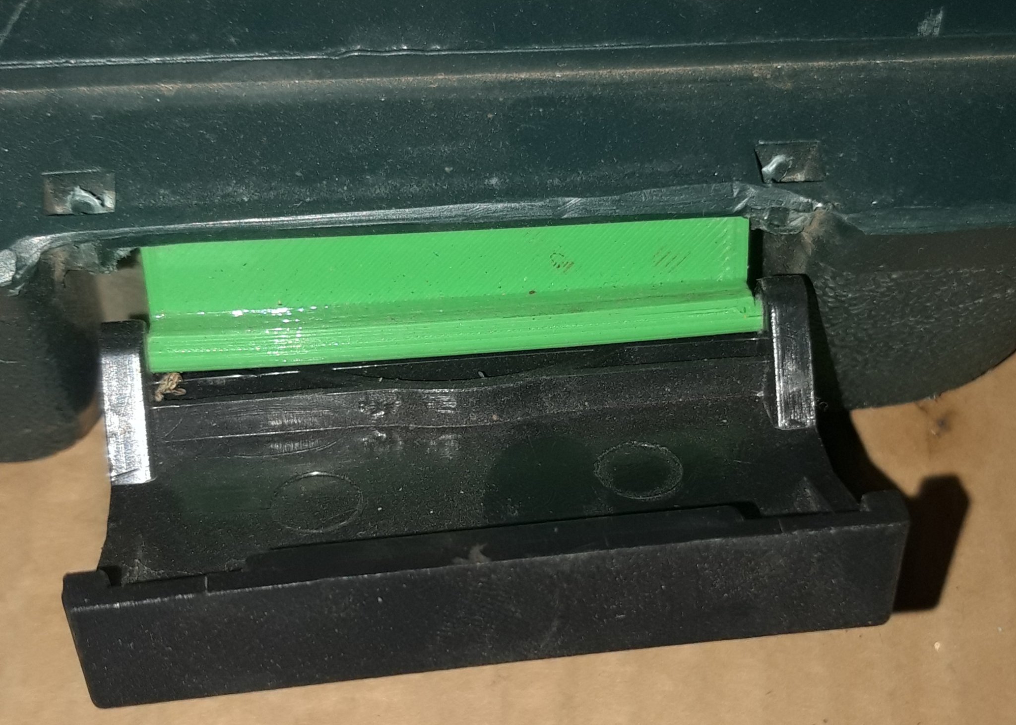 Bộ dụng cụ Mannesmann 215 món với bản lề chắc chắn