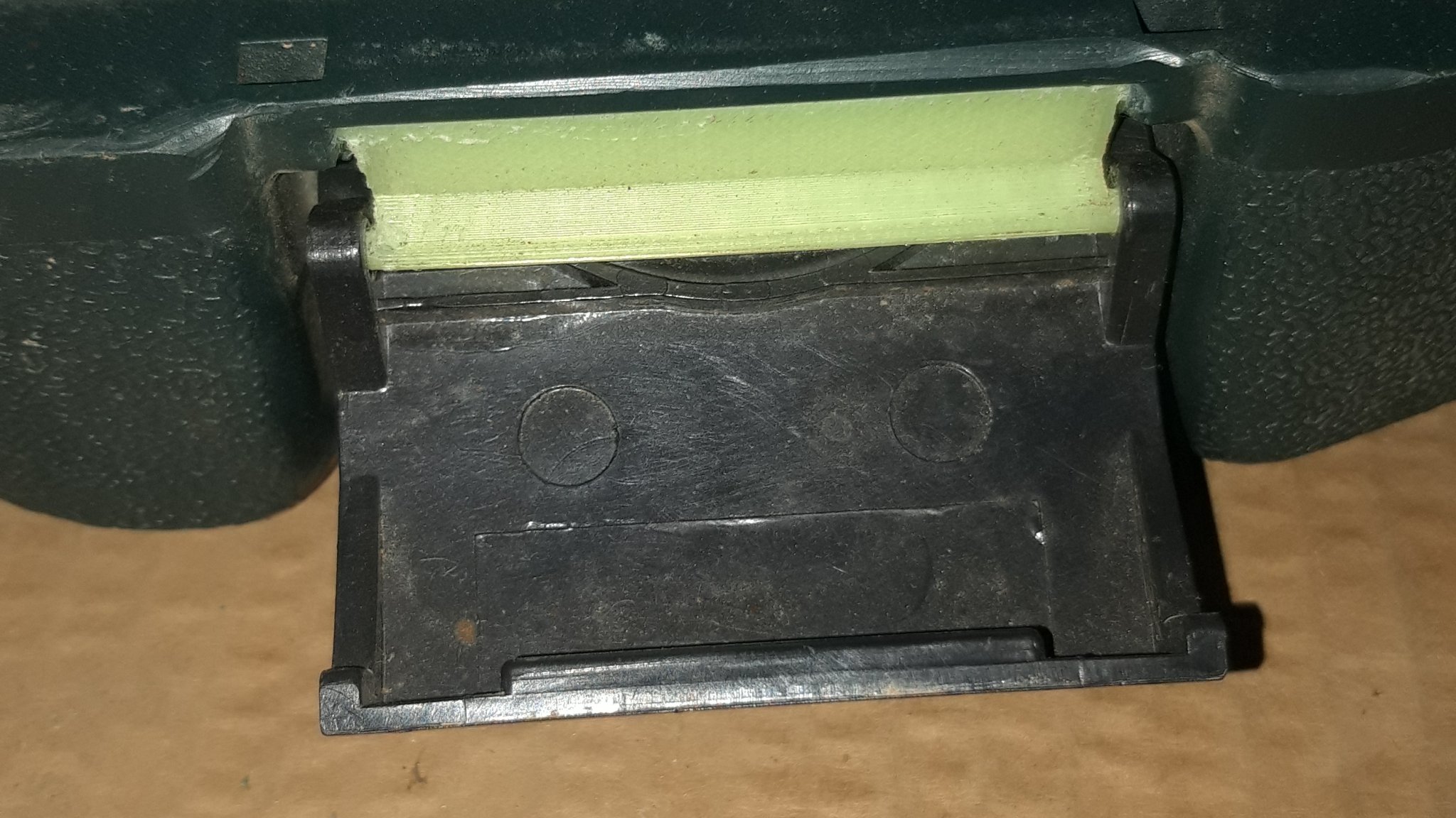 Bộ dụng cụ Mannesmann 215 món với bản lề chắc chắn