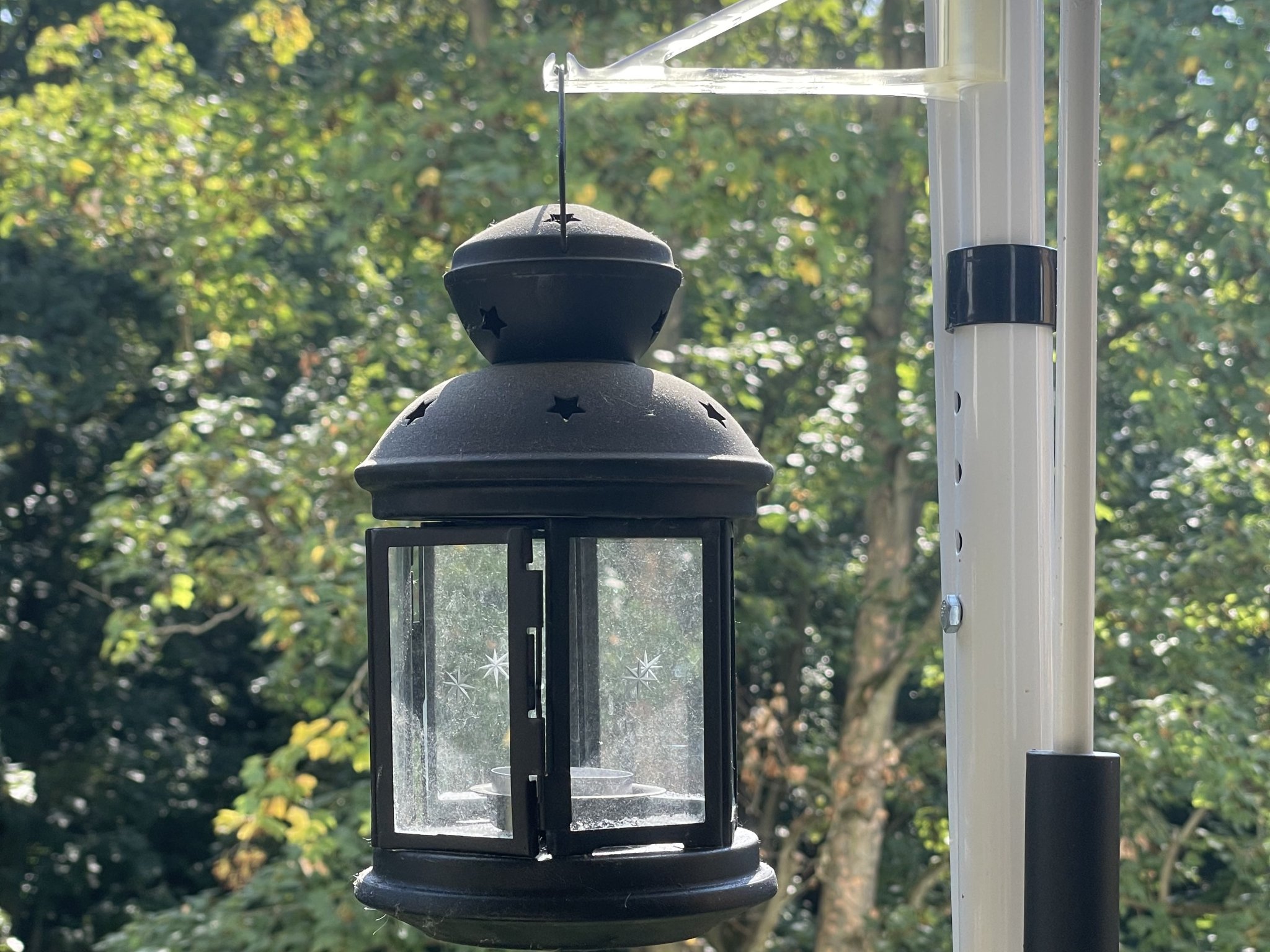 Giá đỡ đèn lồng cho mái hiên sử dụng ốc vít M3