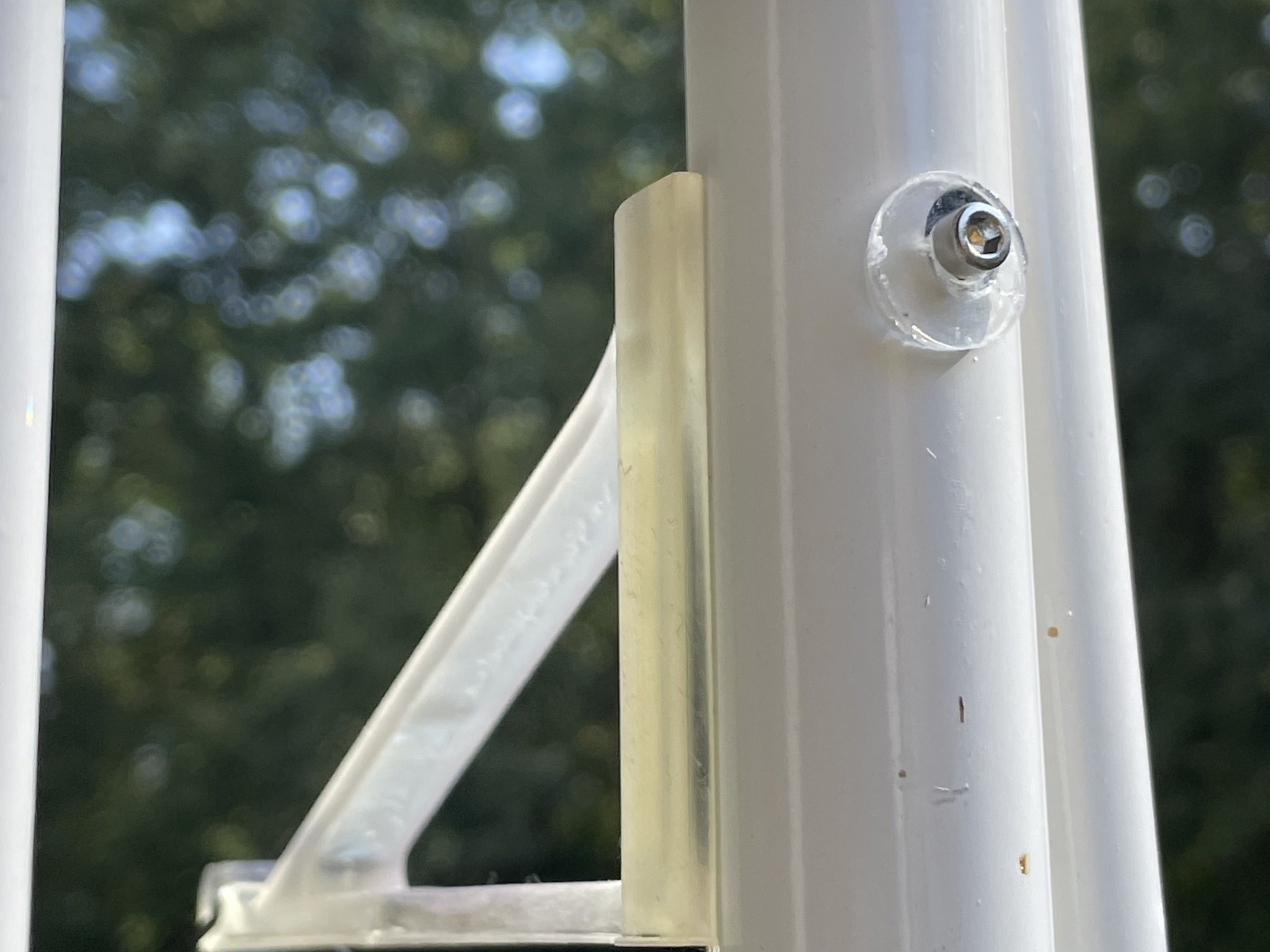 Giá đỡ đèn lồng cho mái hiên sử dụng ốc vít M3