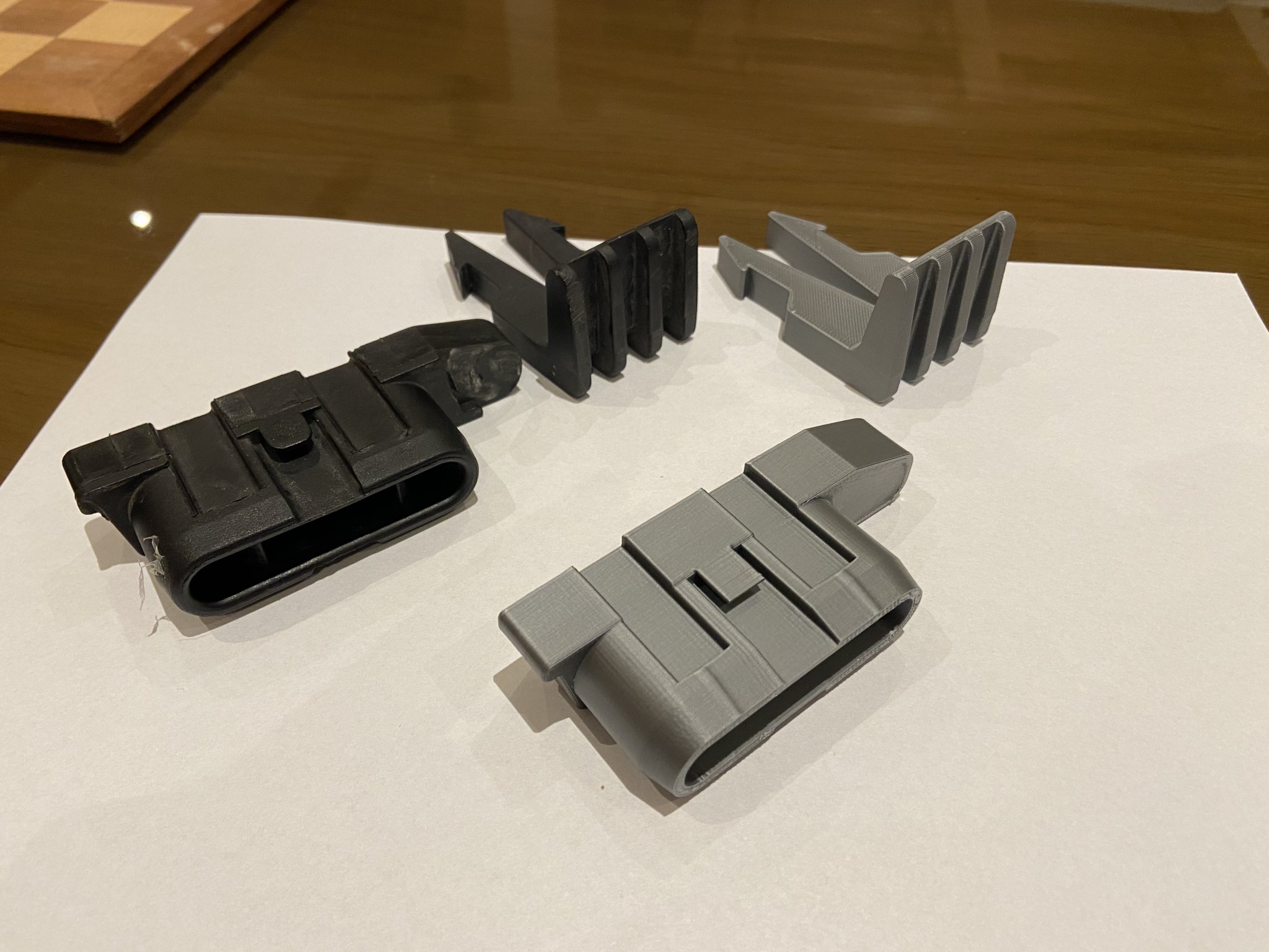 **Bộ dẫn hướng nhựa cho cửa cuốn TH 100**