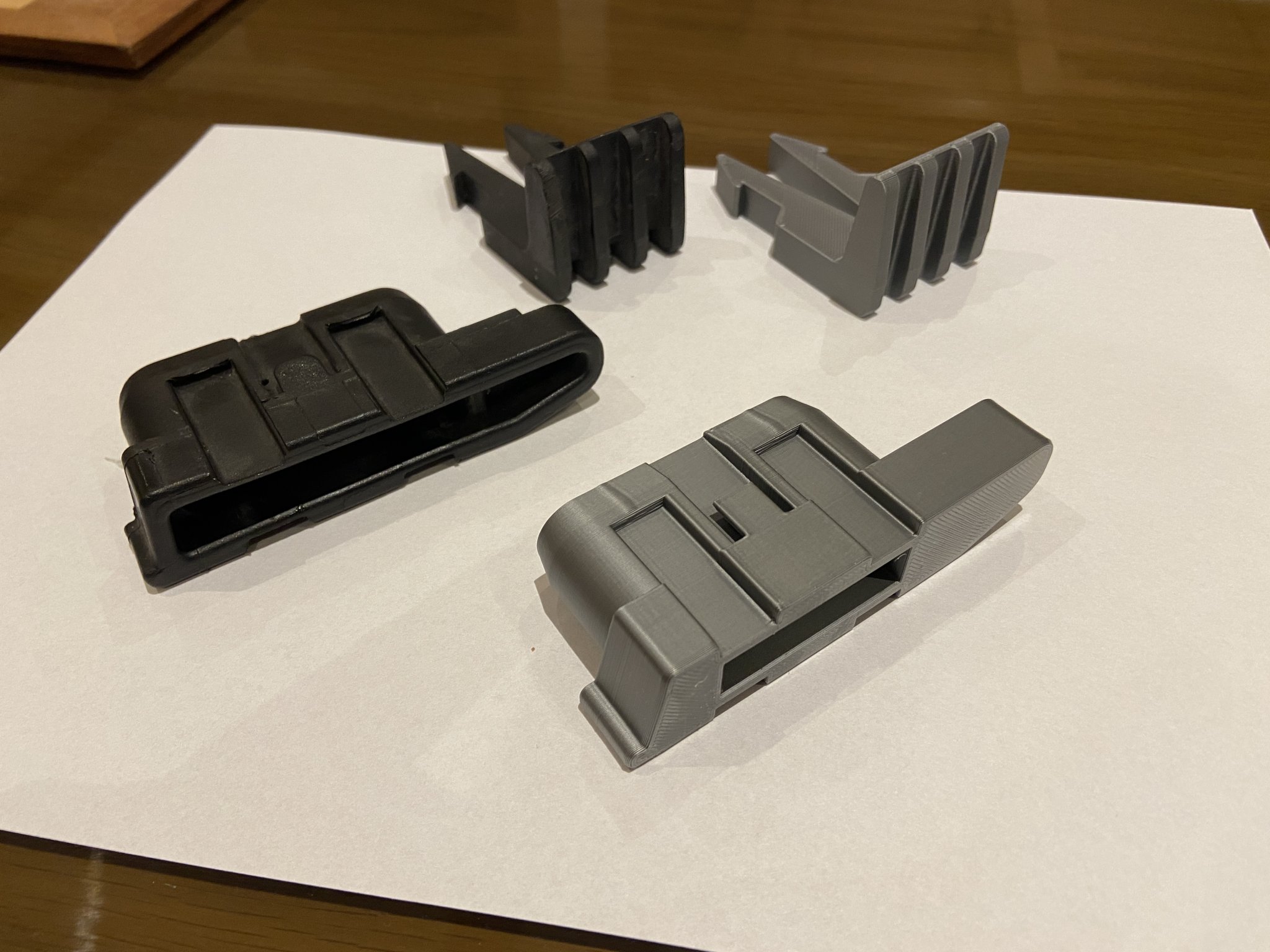 **Bộ dẫn hướng nhựa cho cửa cuốn TH 100**