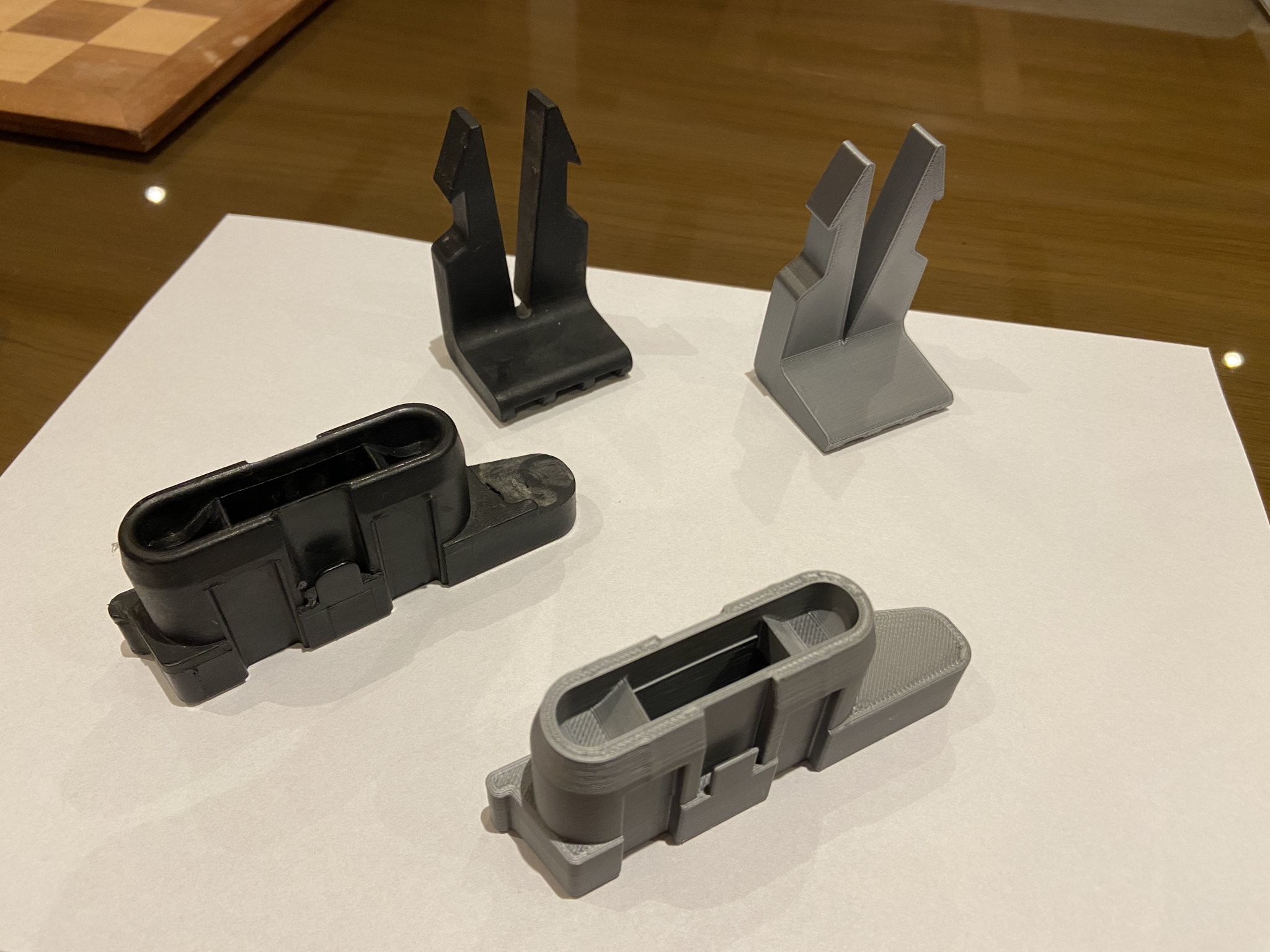 **Bộ dẫn hướng nhựa cho cửa cuốn TH 100**