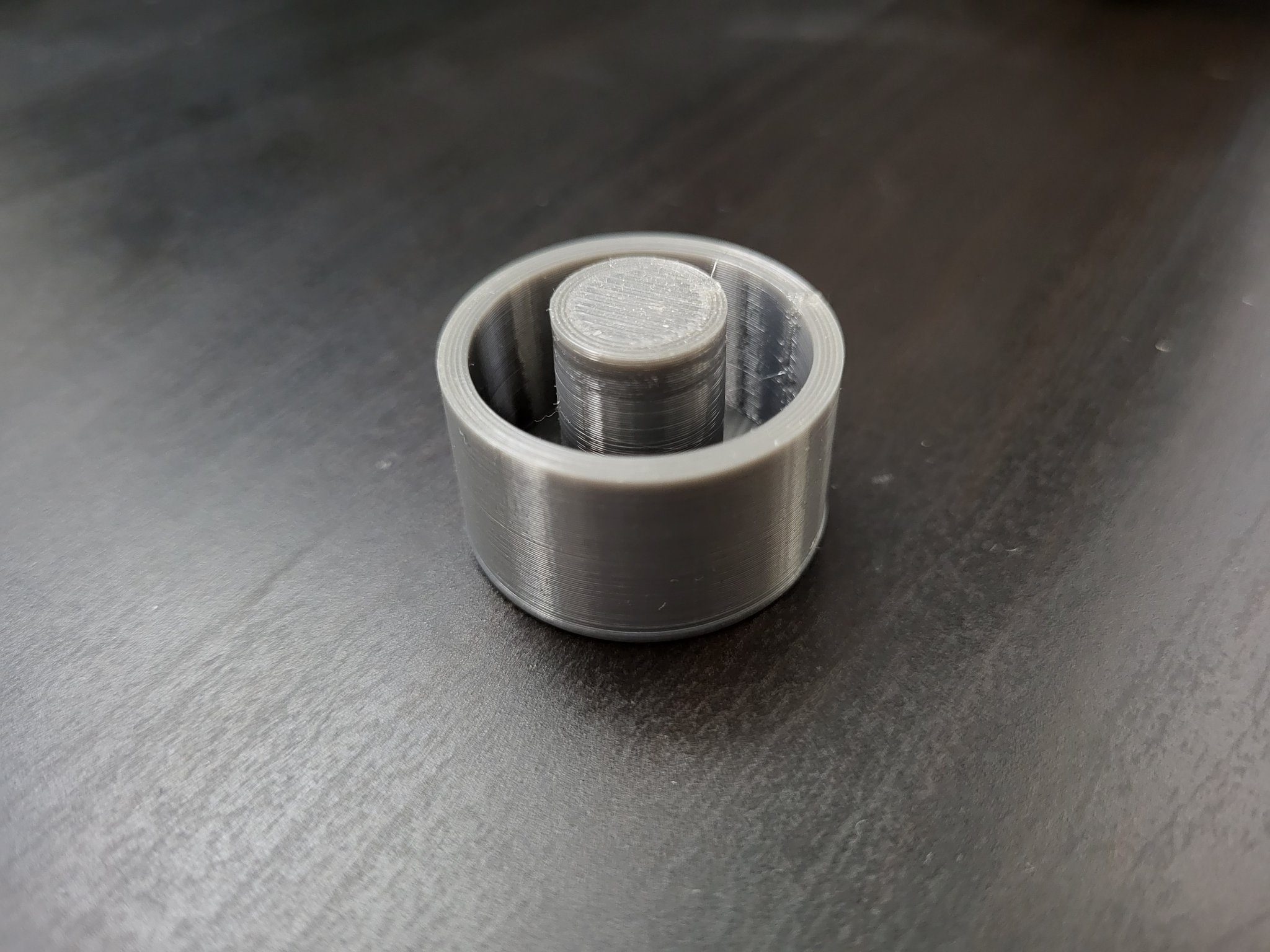 Chân đế cơ bản cho máy tính Corsair Carbide Series 100R