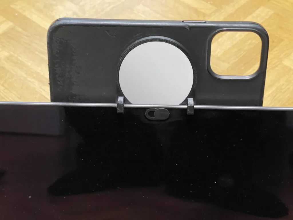 Giá đỡ iPhone cho Macbook Pro sử dụng camera liên tục