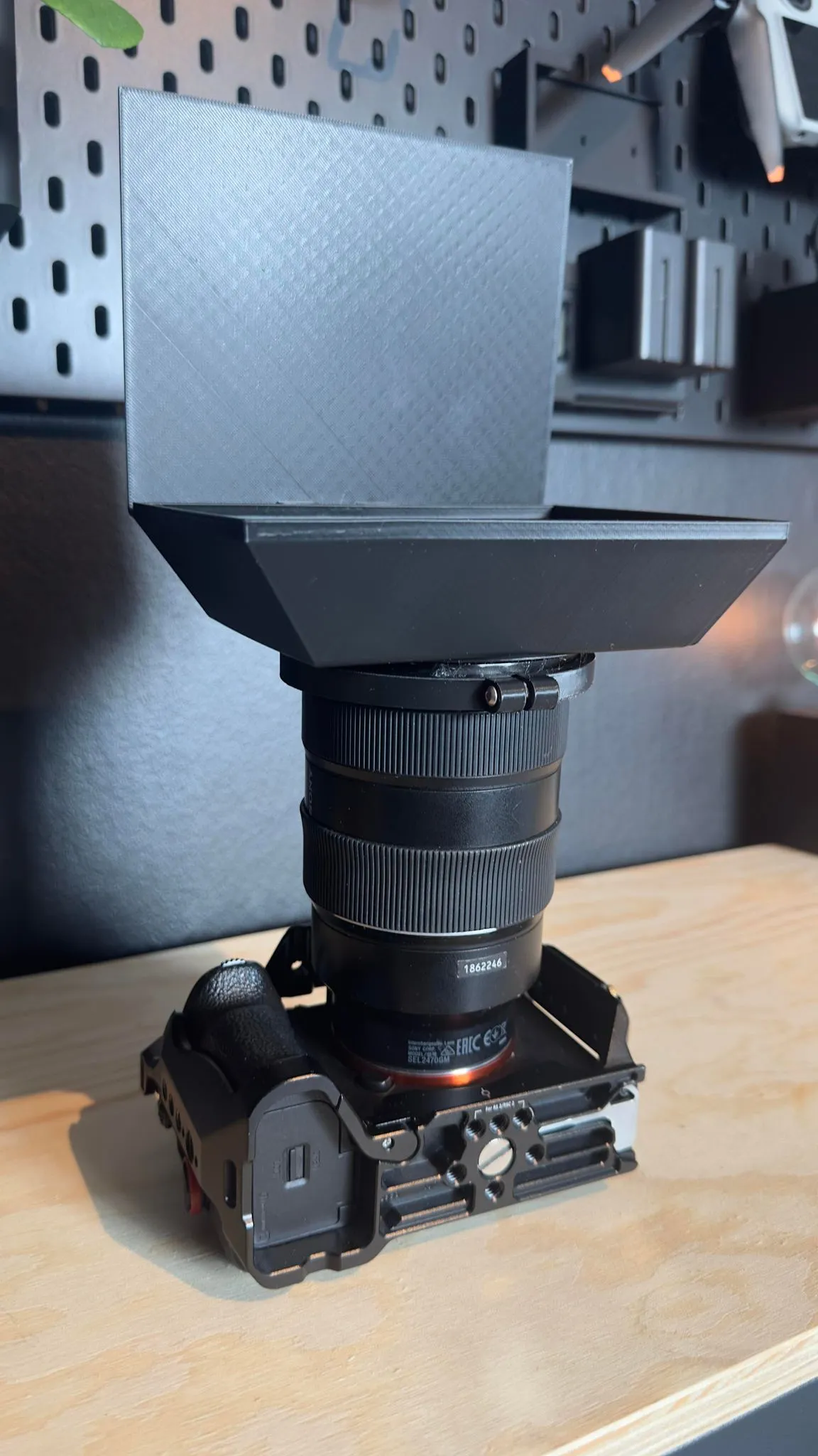 Giá đỡ mattbox cho camera với thiết kế tùy chỉnh