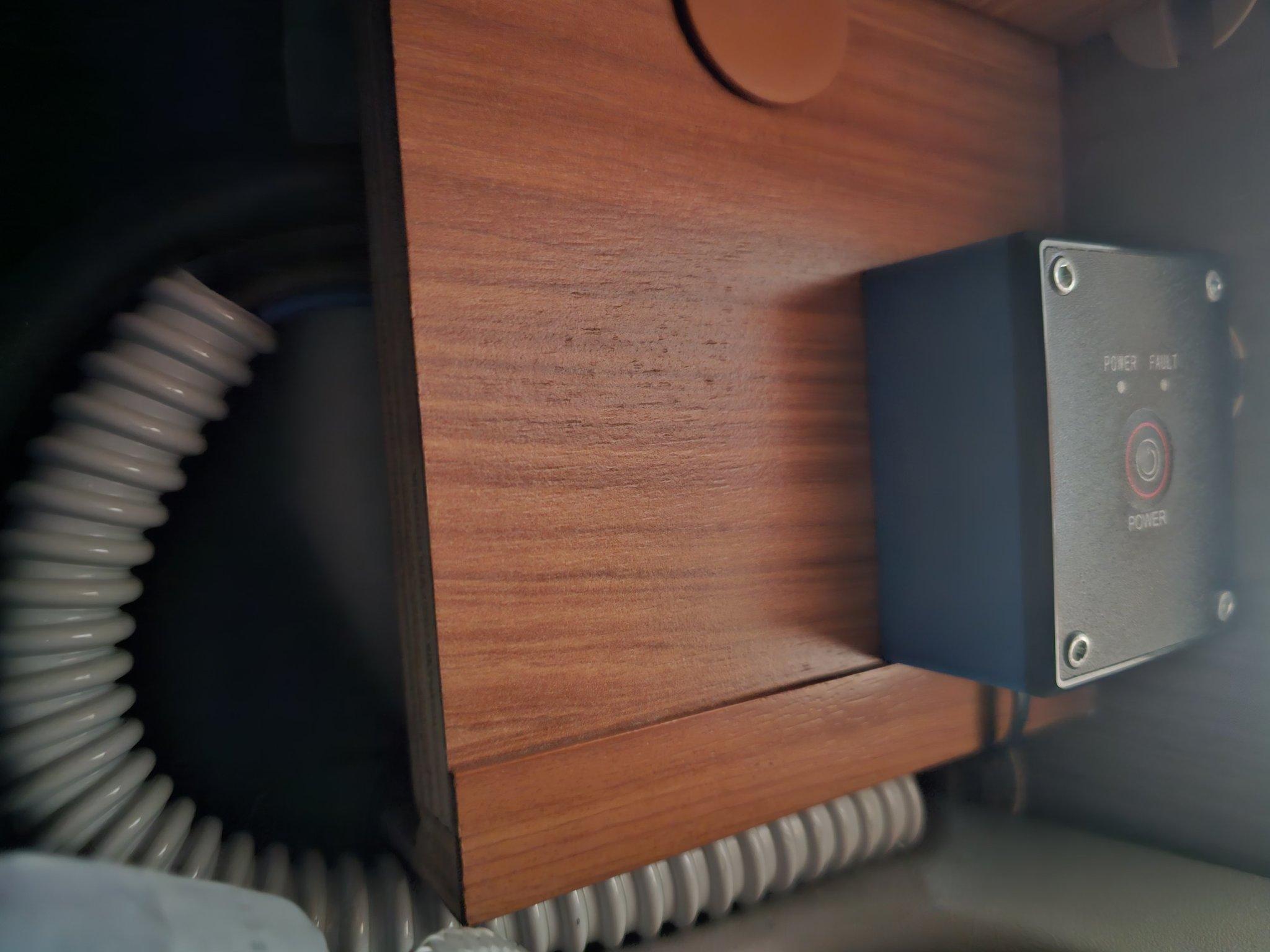 Vỏ điều khiển Giandel Inverter cho xe van