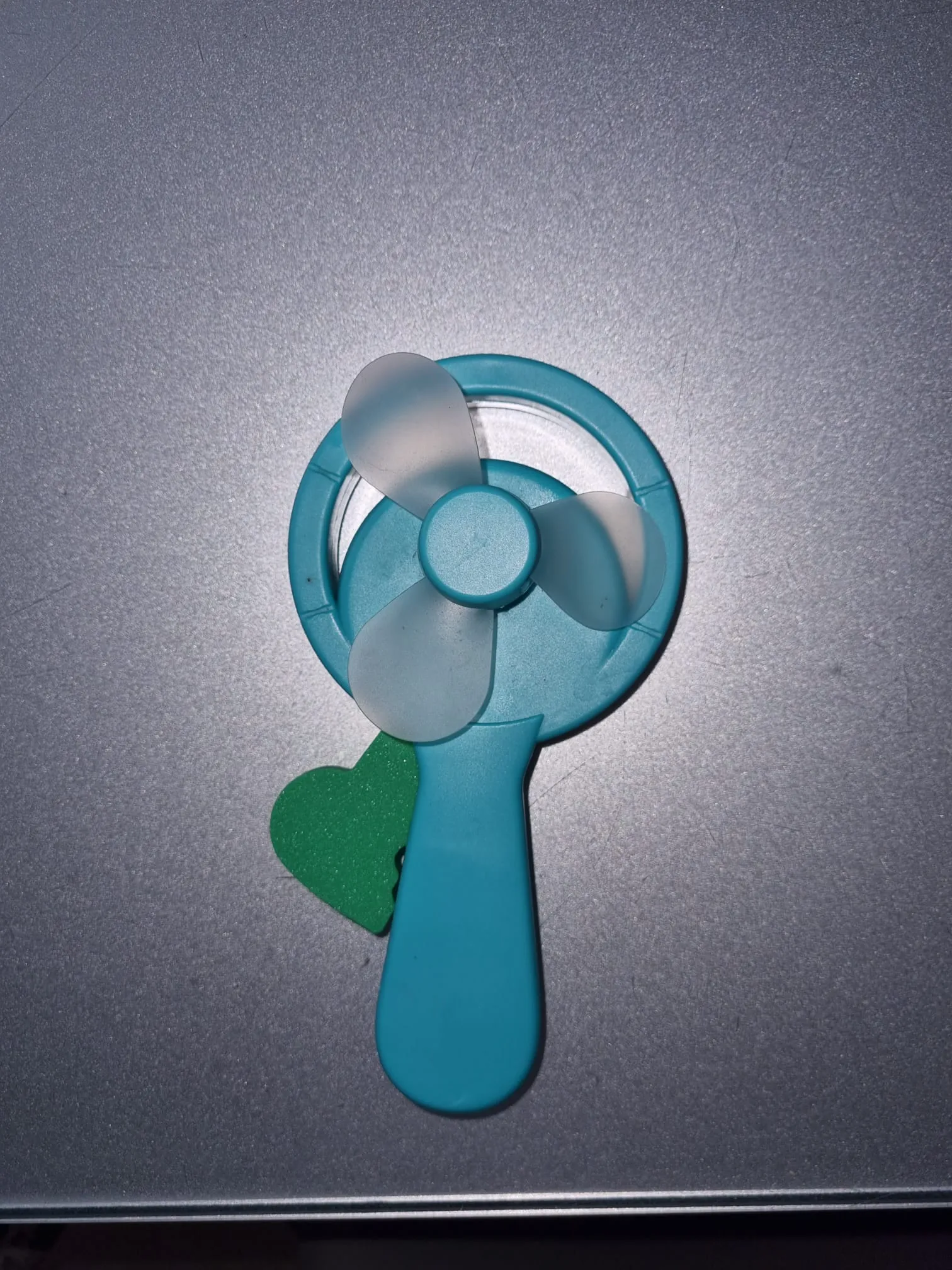 Thay thế tay cầm quạt cầm tay dễ dàng và nhanh chóng