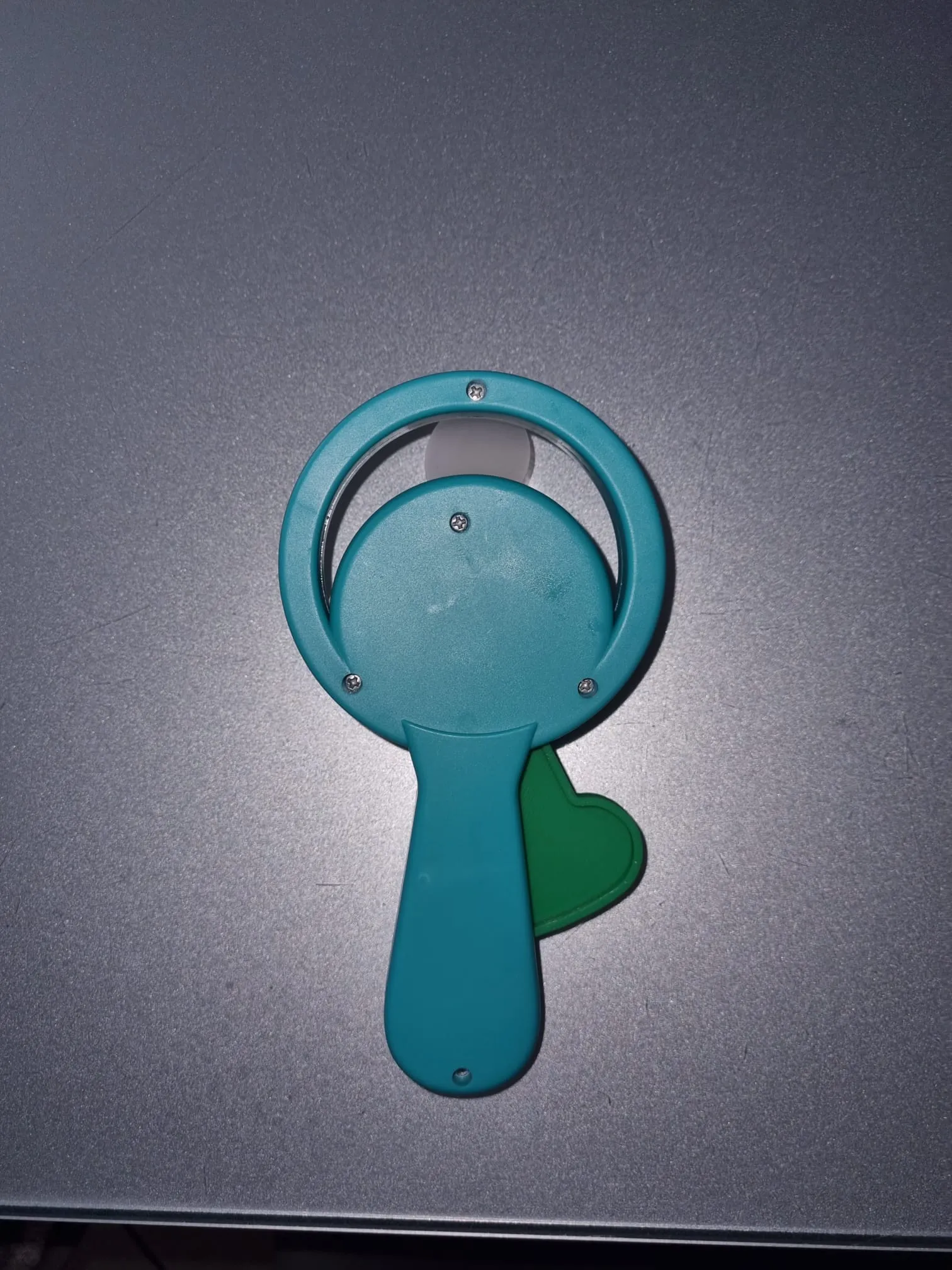 Thay thế tay cầm quạt cầm tay dễ dàng và nhanh chóng