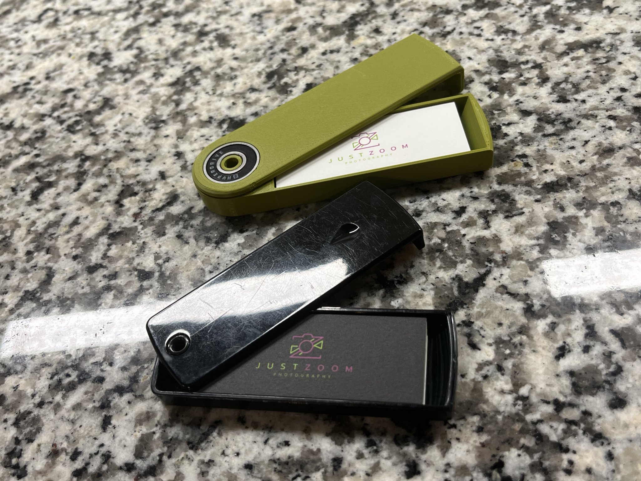 Giá đỡ thẻ MOO MiniCard phong cách độc đáo