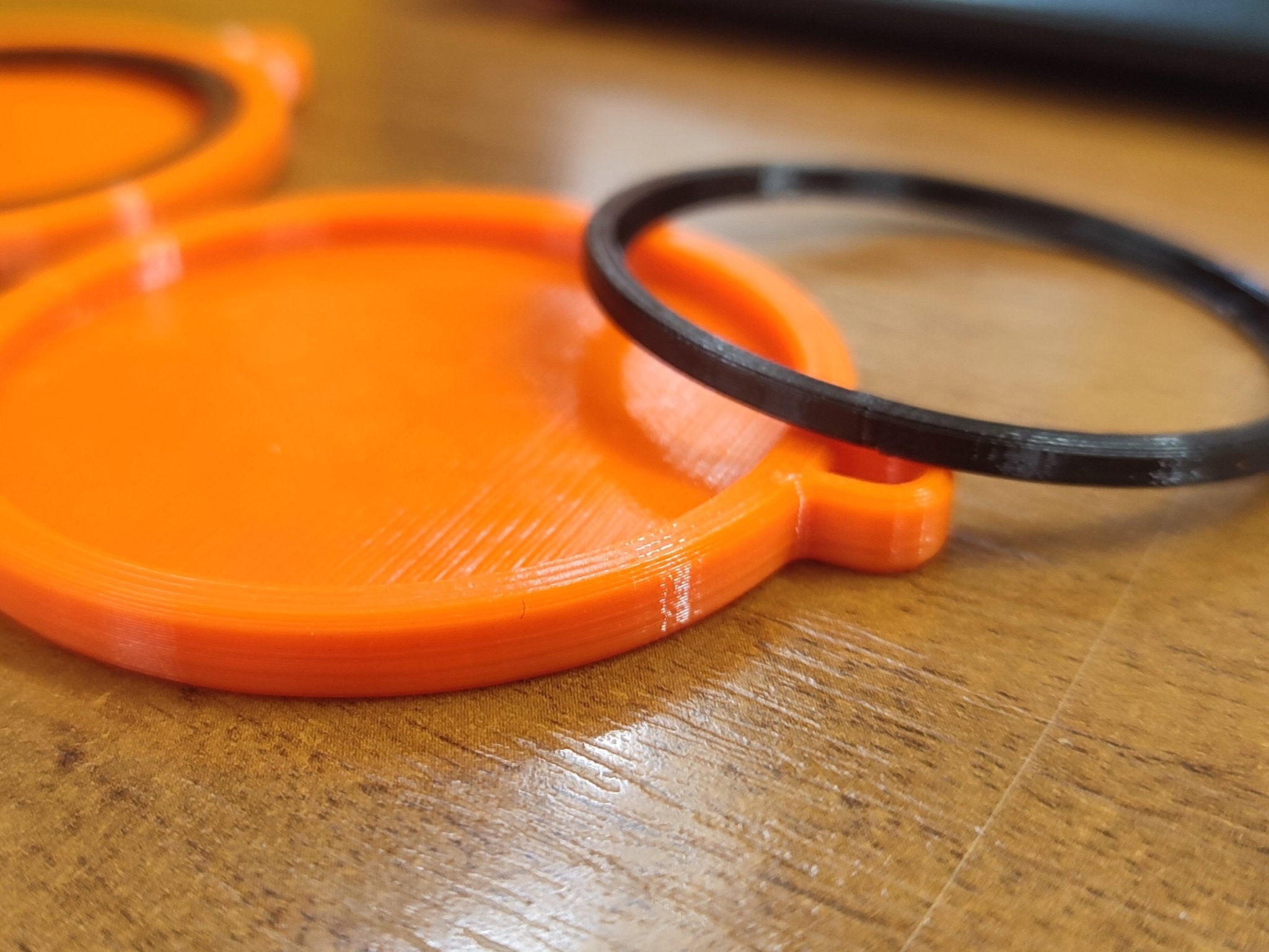 Thẻ chìa khóa lớn với thiết kế đơn giản và màu sắc nổi ...