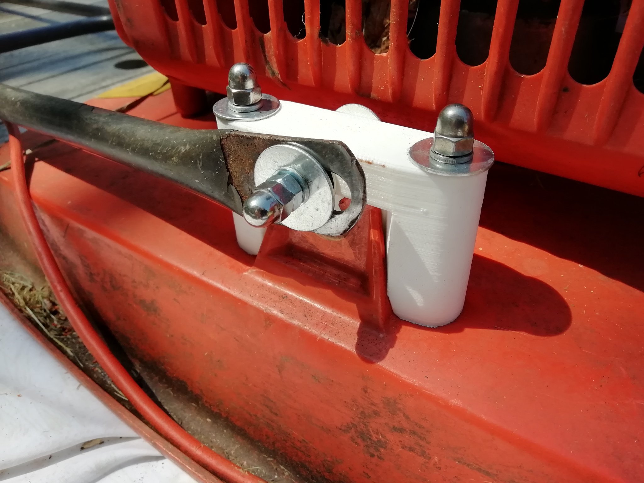 Sửa chữa deck máy cắt cỏ Flymo 25 năm tuổi