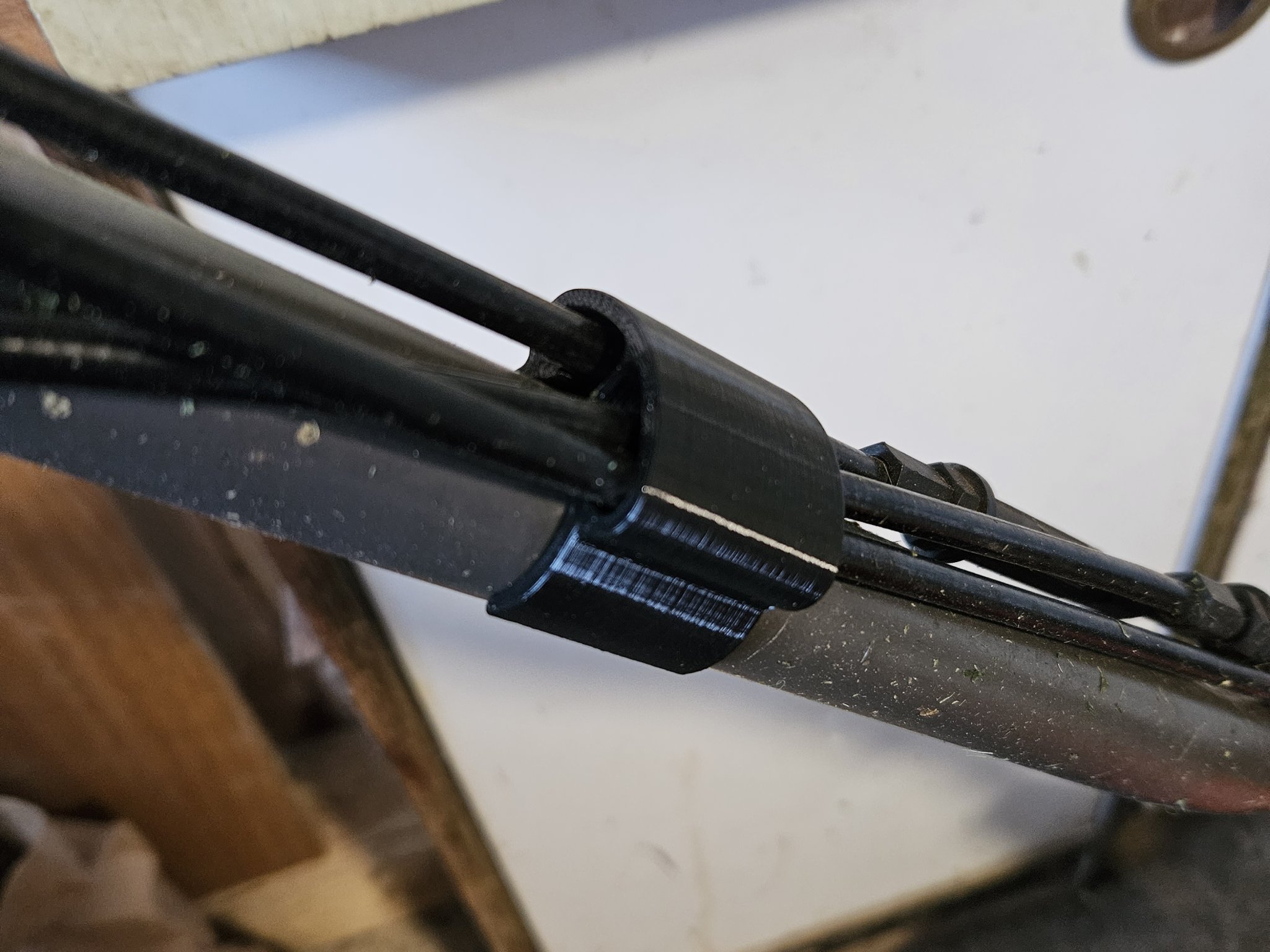 Cái kẹp dây cáp tay cầm cho máy cắt cỏ Husqvarna LC 356VP